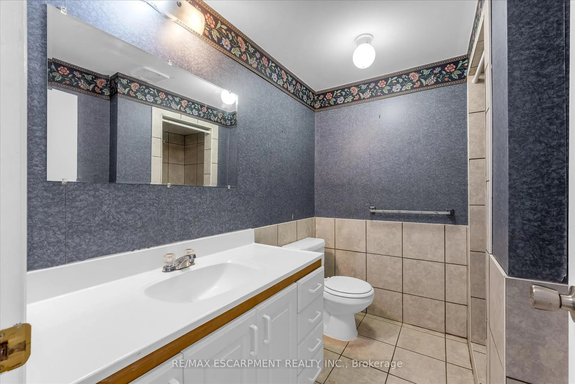 Photo 23 of 261 Limeridge Road W, Hamilton, Rolston — HOMEH