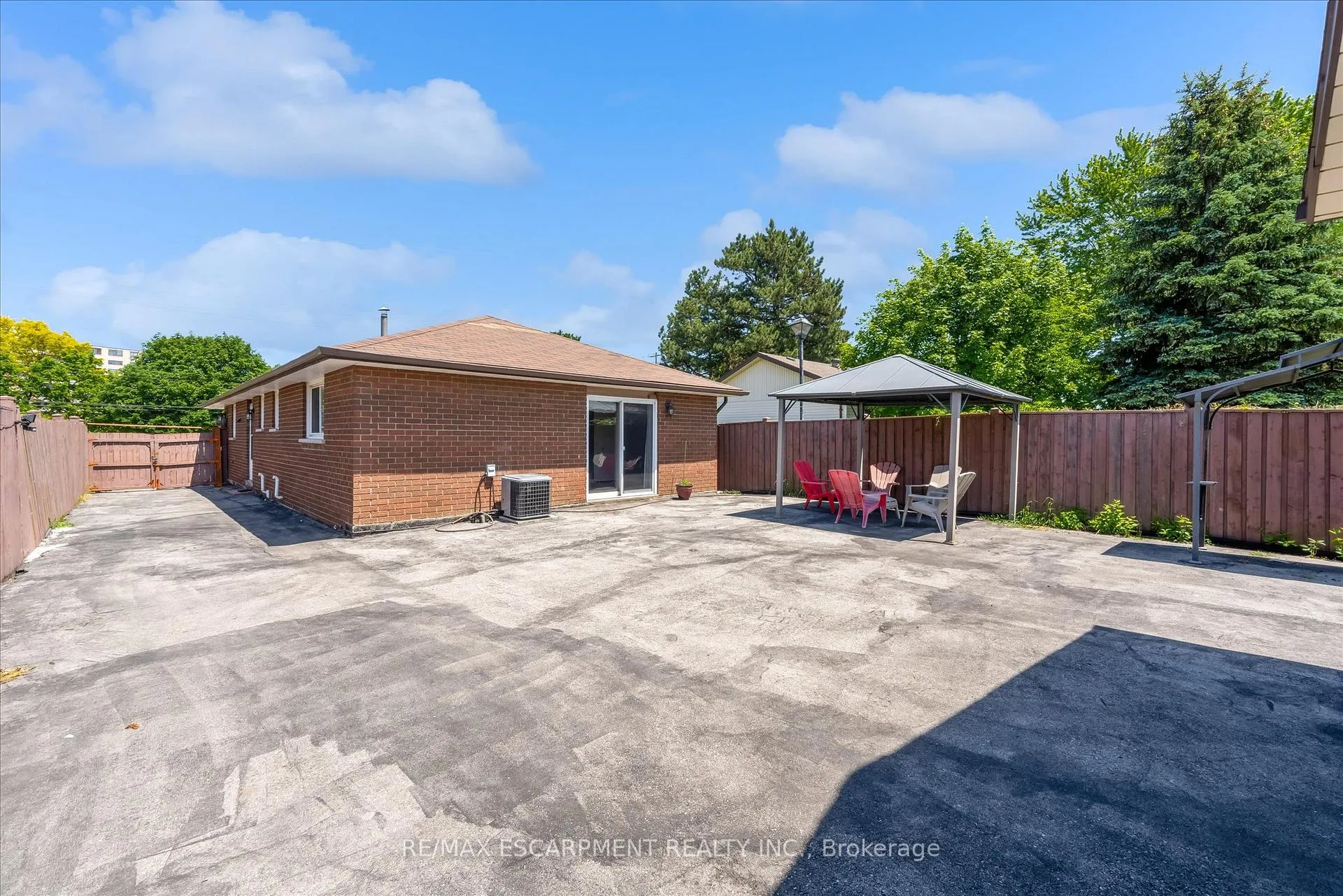 Photo 29 of 261 Limeridge Road W, Hamilton, Rolston — HOMEH