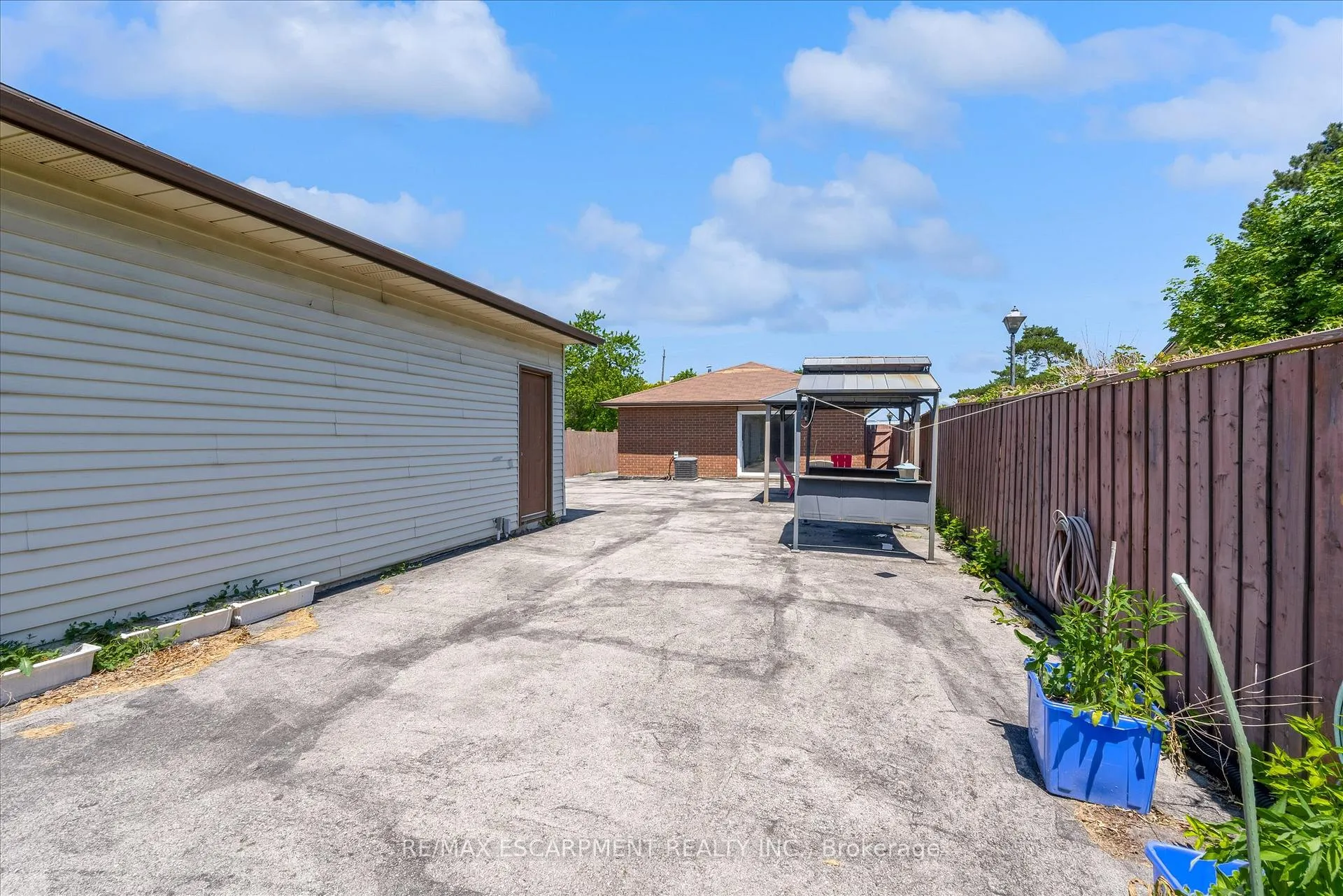 Photo 33 of 261 Limeridge Road W, Hamilton, Rolston — HOMEH