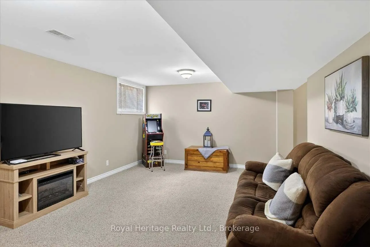 Photo 25 of 2 Liam Street, Kawartha Lakes, Lindsay — HOMEH