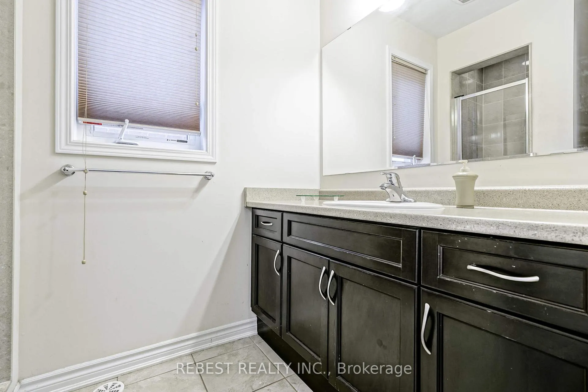 Photo 9 of 67 Bannister Crescent, Brampton, Northwest Brampton — HOMEH
