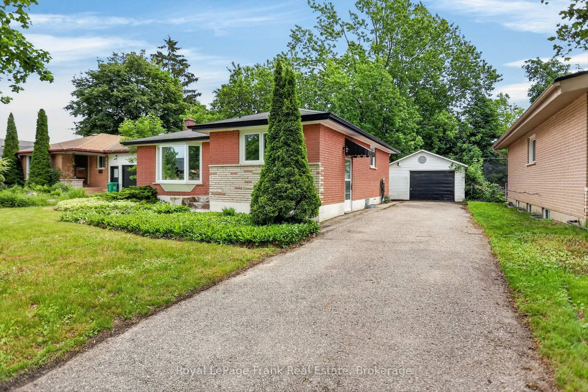 Photo 2 of 489 Raymond Street, Peterborough, Northcrest Ward 5 — HOMEH
