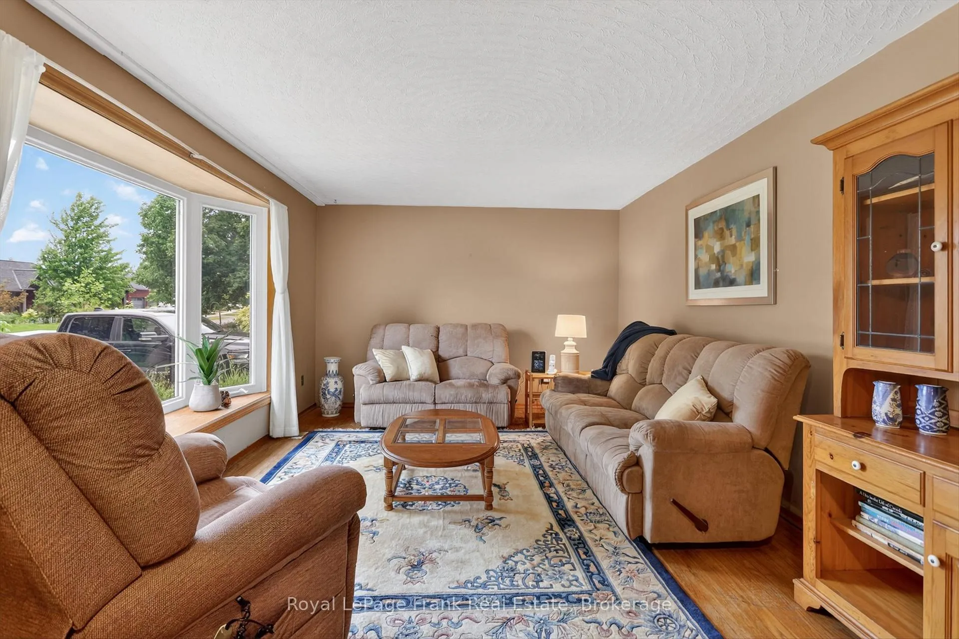 Photo 8 of 489 Raymond Street, Peterborough, Northcrest Ward 5 — HOMEH