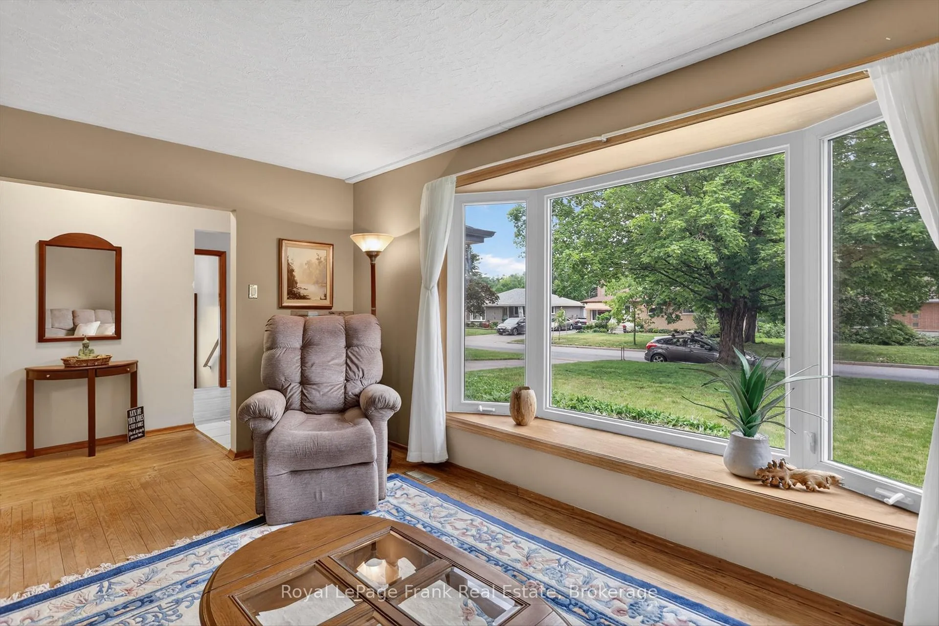 Photo 11 of 489 Raymond Street, Peterborough, Northcrest Ward 5 — HOMEH