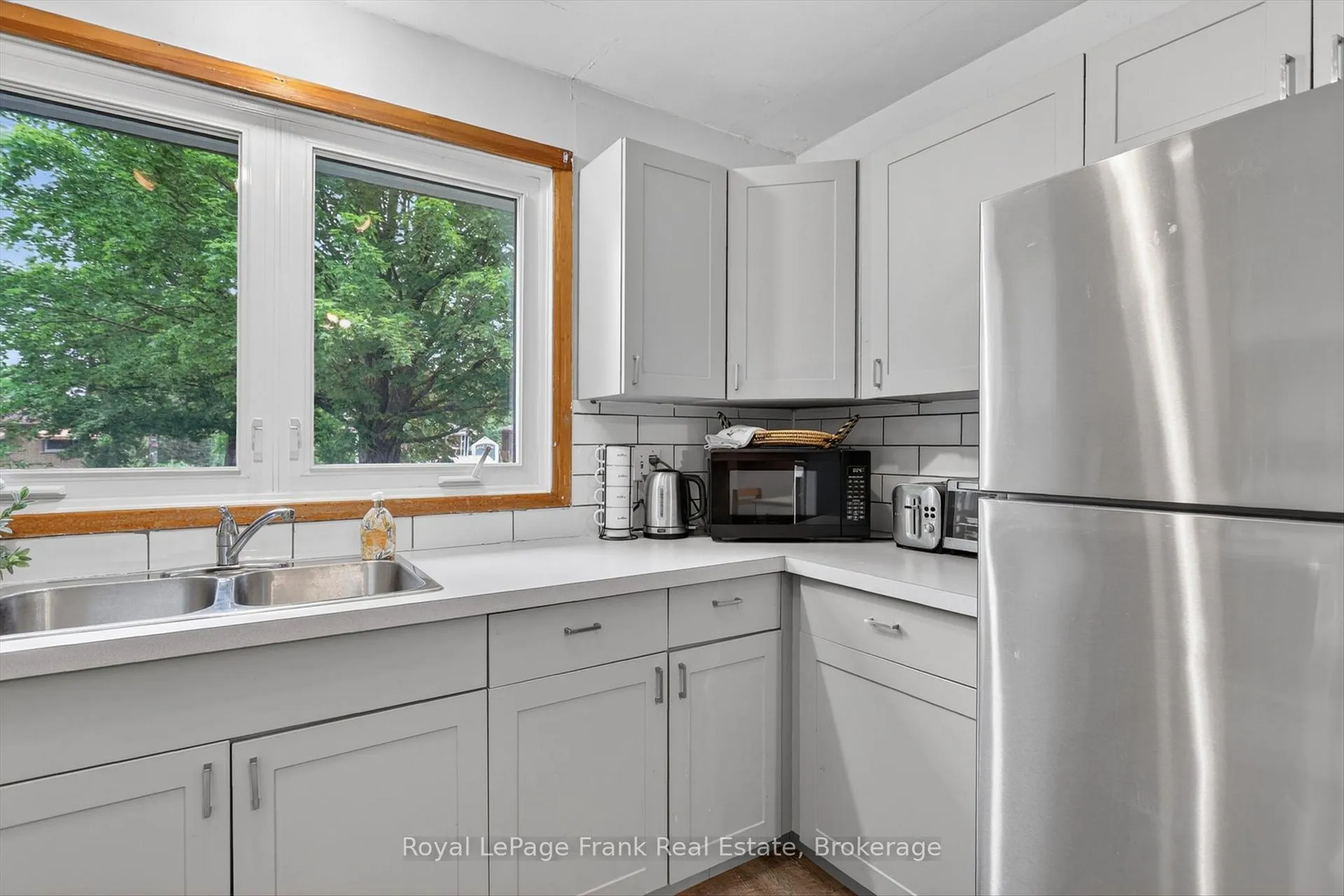 Photo 14 of 489 Raymond Street, Peterborough, Northcrest Ward 5 — HOMEH