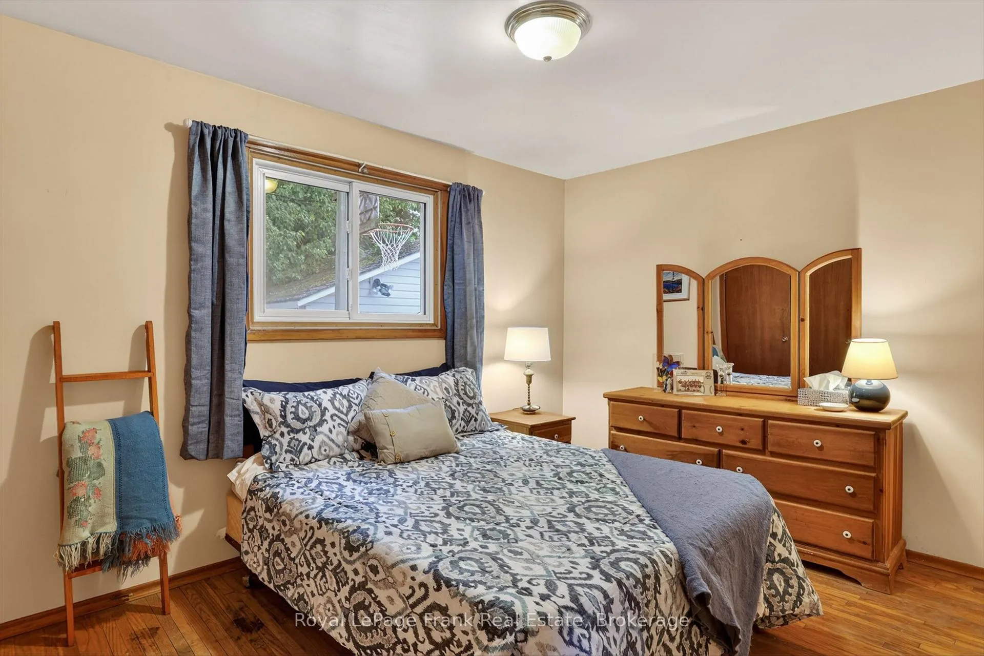 Photo 17 of 489 Raymond Street, Peterborough, Northcrest Ward 5 — HOMEH
