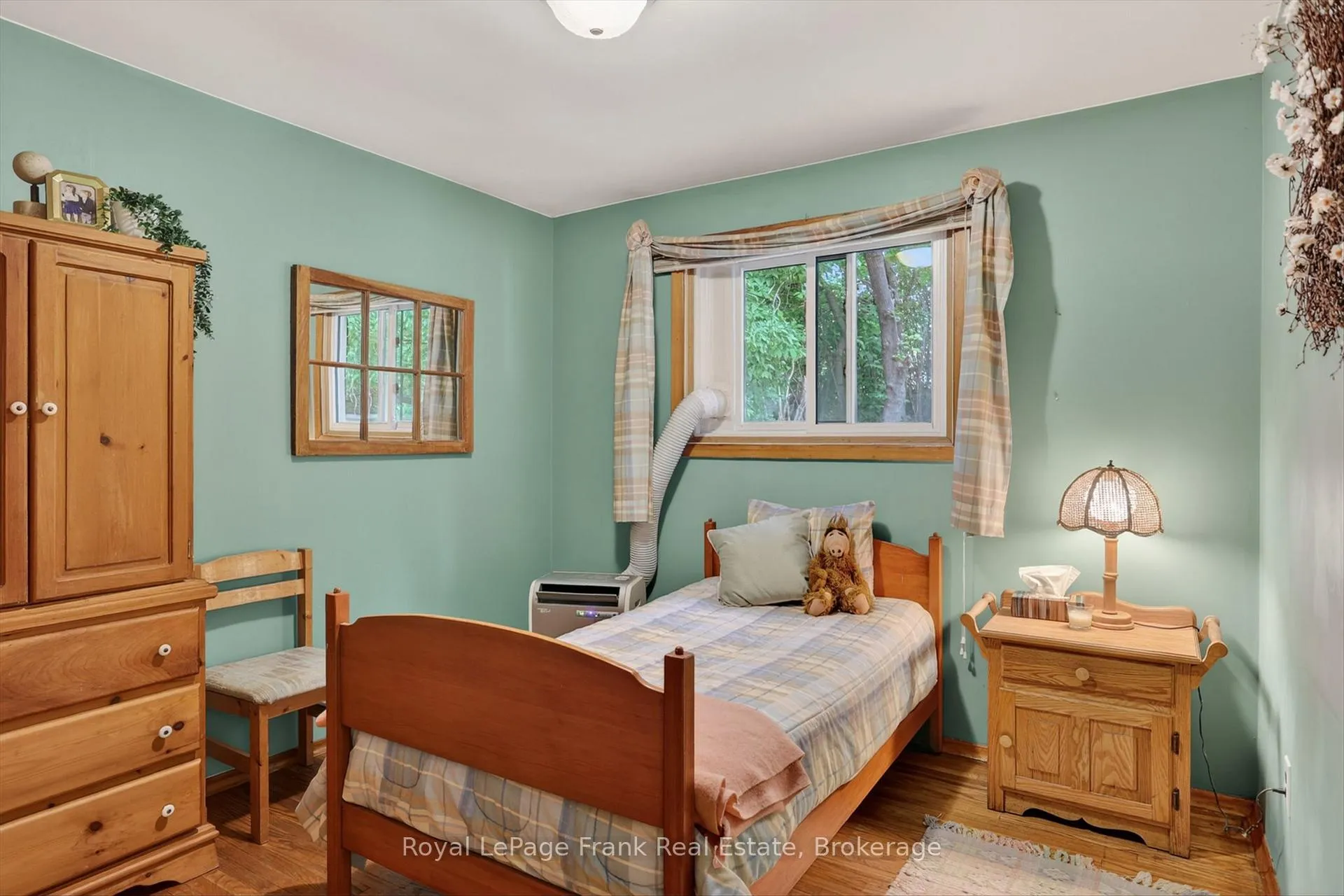 Photo 24 of 489 Raymond Street, Peterborough, Northcrest Ward 5 — HOMEH
