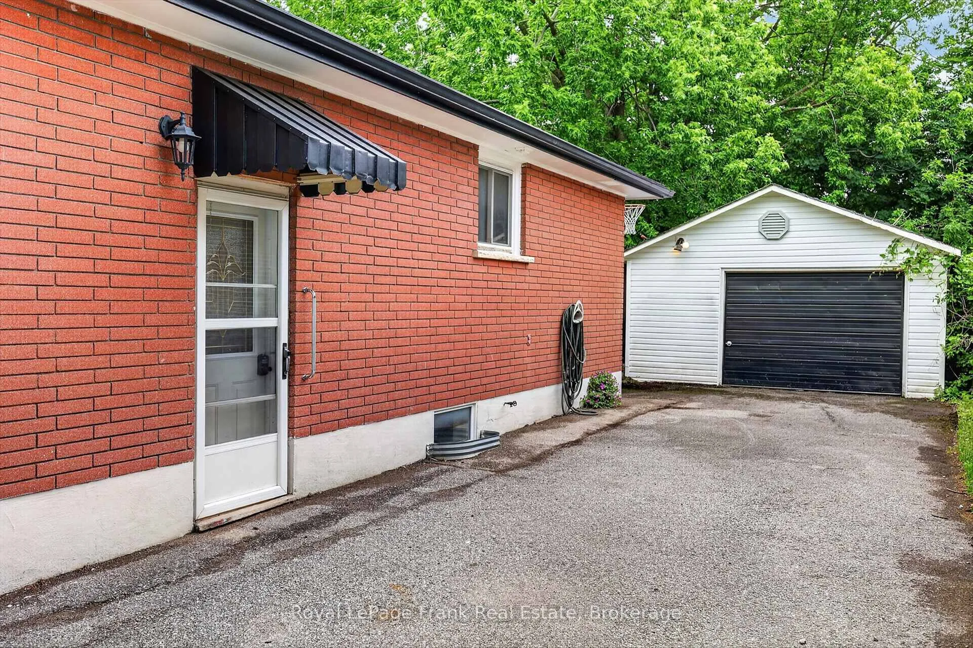 Photo 37 of 489 Raymond Street, Peterborough, Northcrest Ward 5 — HOMEH