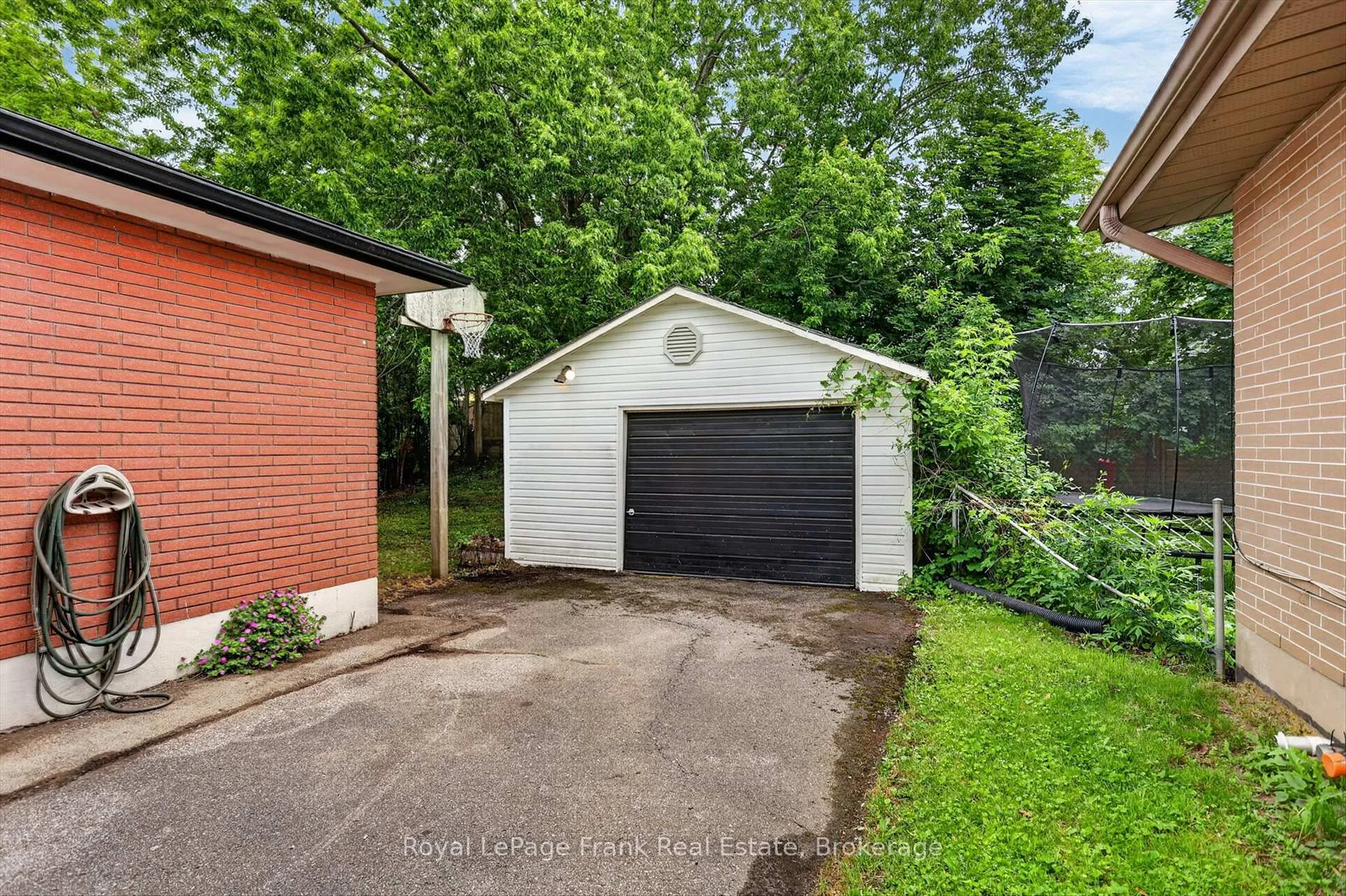 Photo 42 of 489 Raymond Street, Peterborough, Northcrest Ward 5 — HOMEH