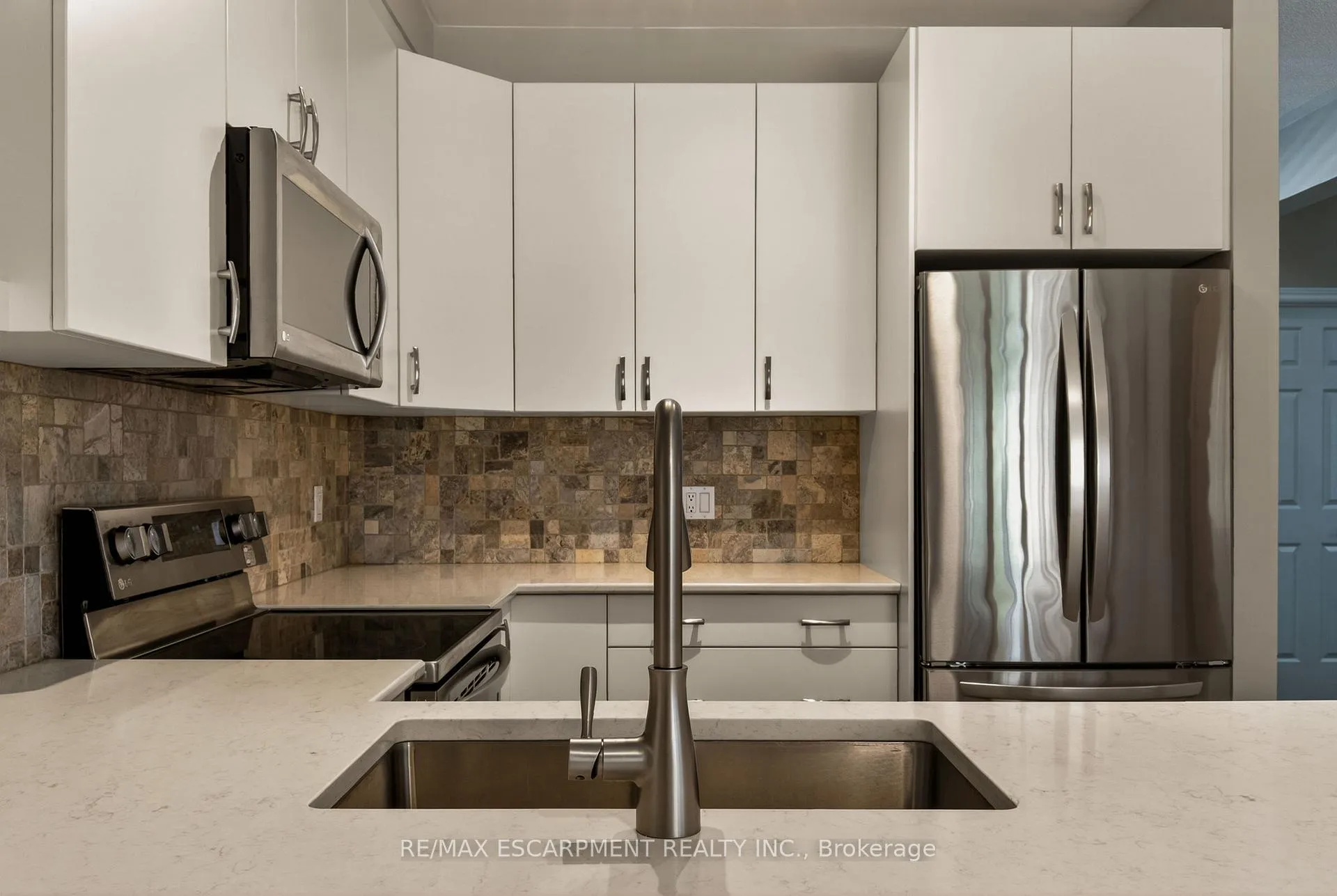 Photo 6 of Unit 20, 100 Beddoe Drive, Hamilton, Chedoke Park — HOMEH