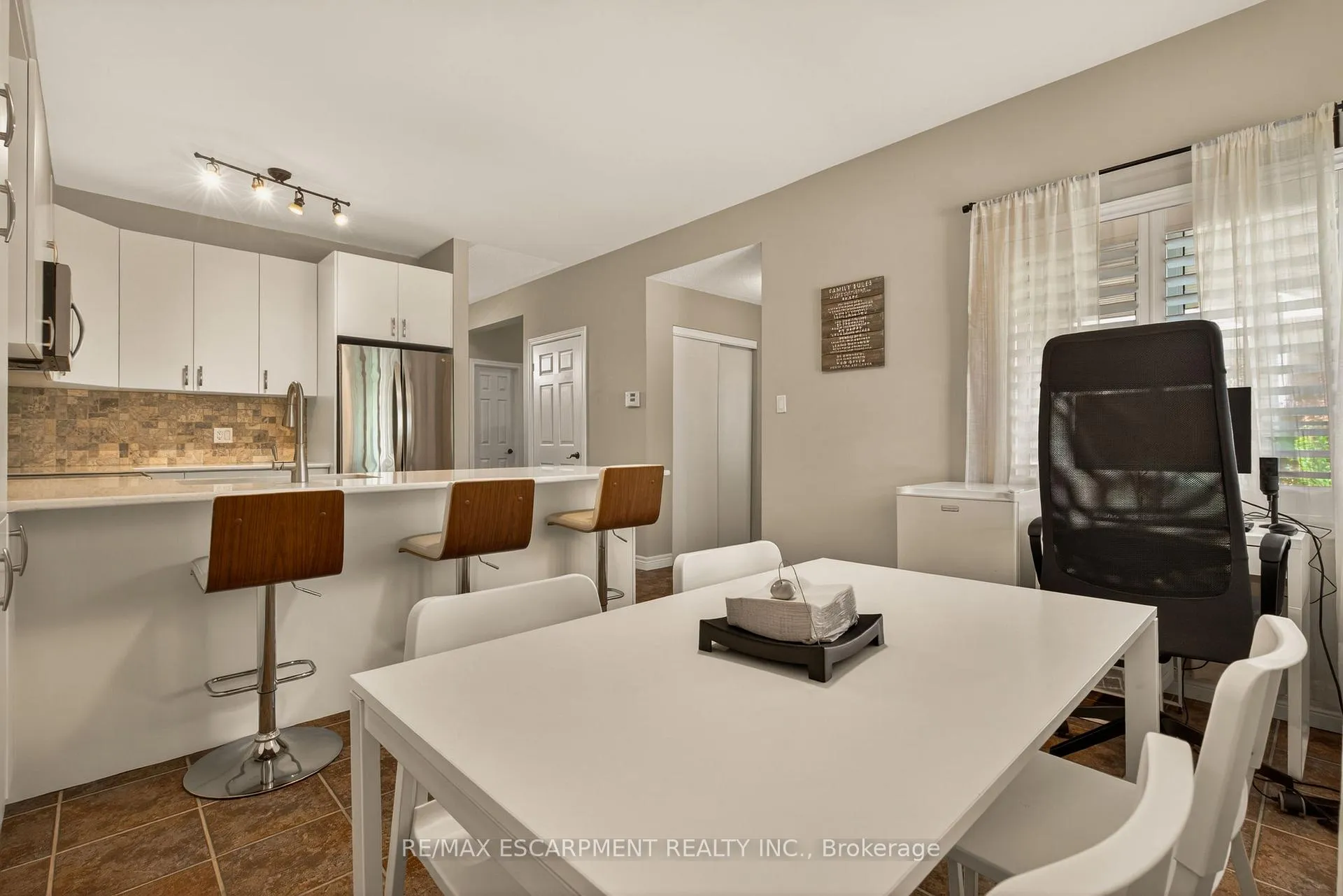 Photo 11 of Unit 20, 100 Beddoe Drive, Hamilton, Chedoke Park — HOMEH