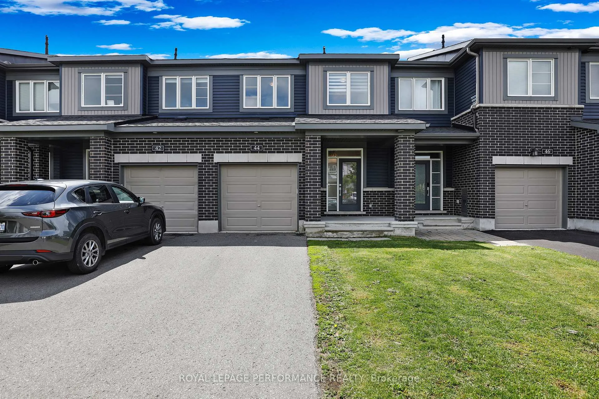 Photo 2 of 44 Gardenpost Terrace, Ottawa, Avalon West — HOMEH