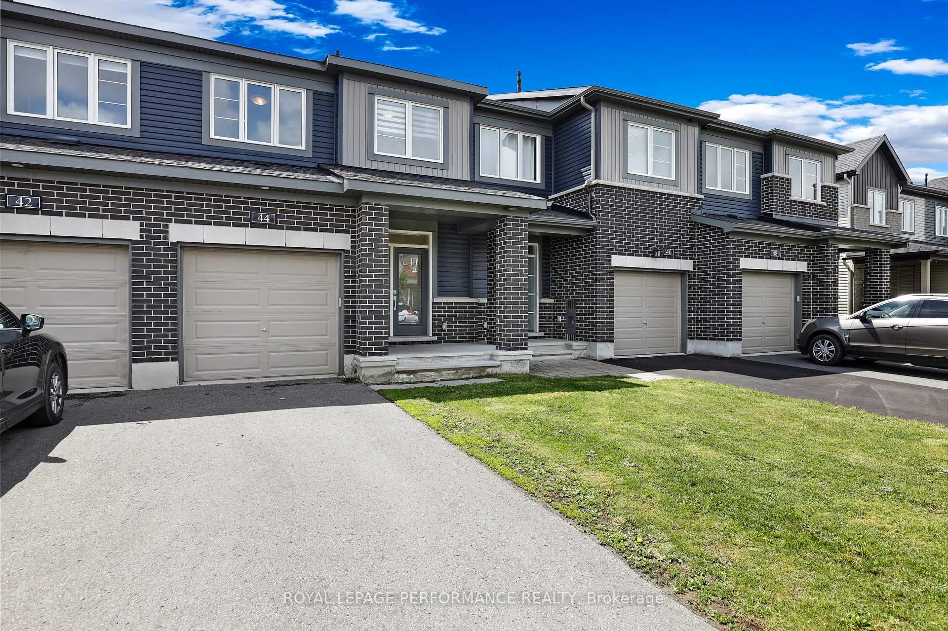 Photo 3 of 44 Gardenpost Terrace, Ottawa, Avalon West — HOMEH