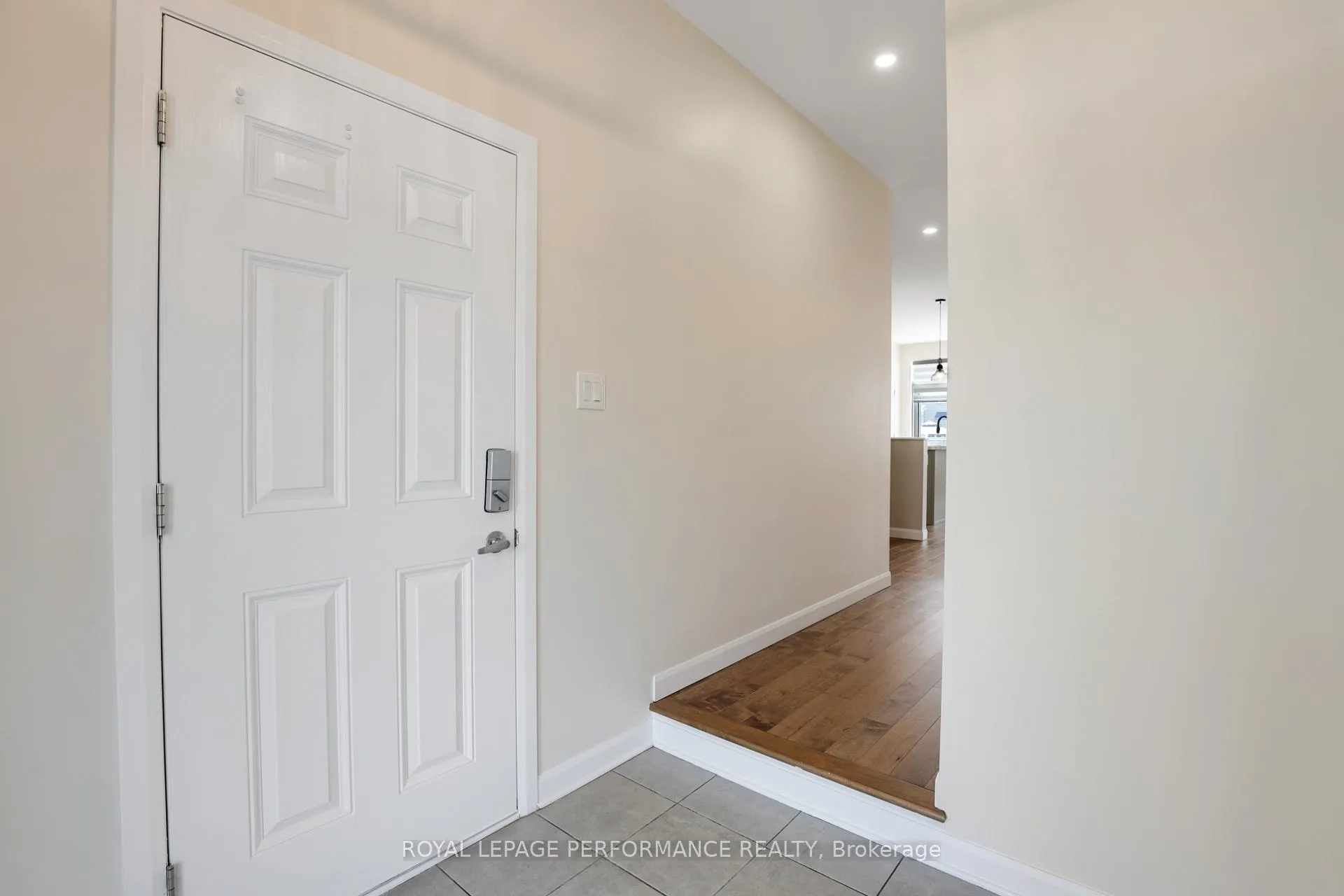 Photo 5 of 44 Gardenpost Terrace, Ottawa, Avalon West — HOMEH