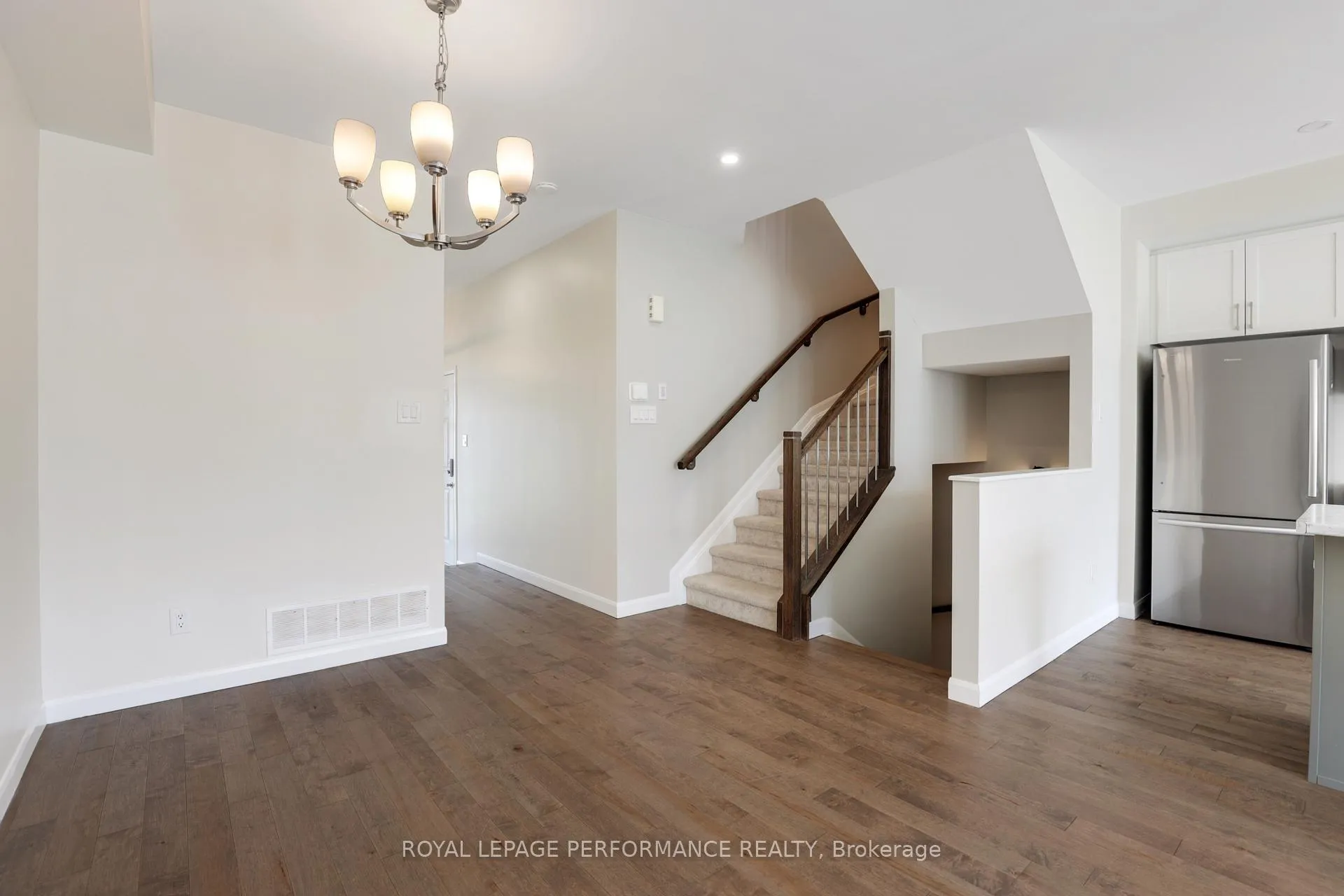 Photo 8 of 44 Gardenpost Terrace, Ottawa, Avalon West — HOMEH