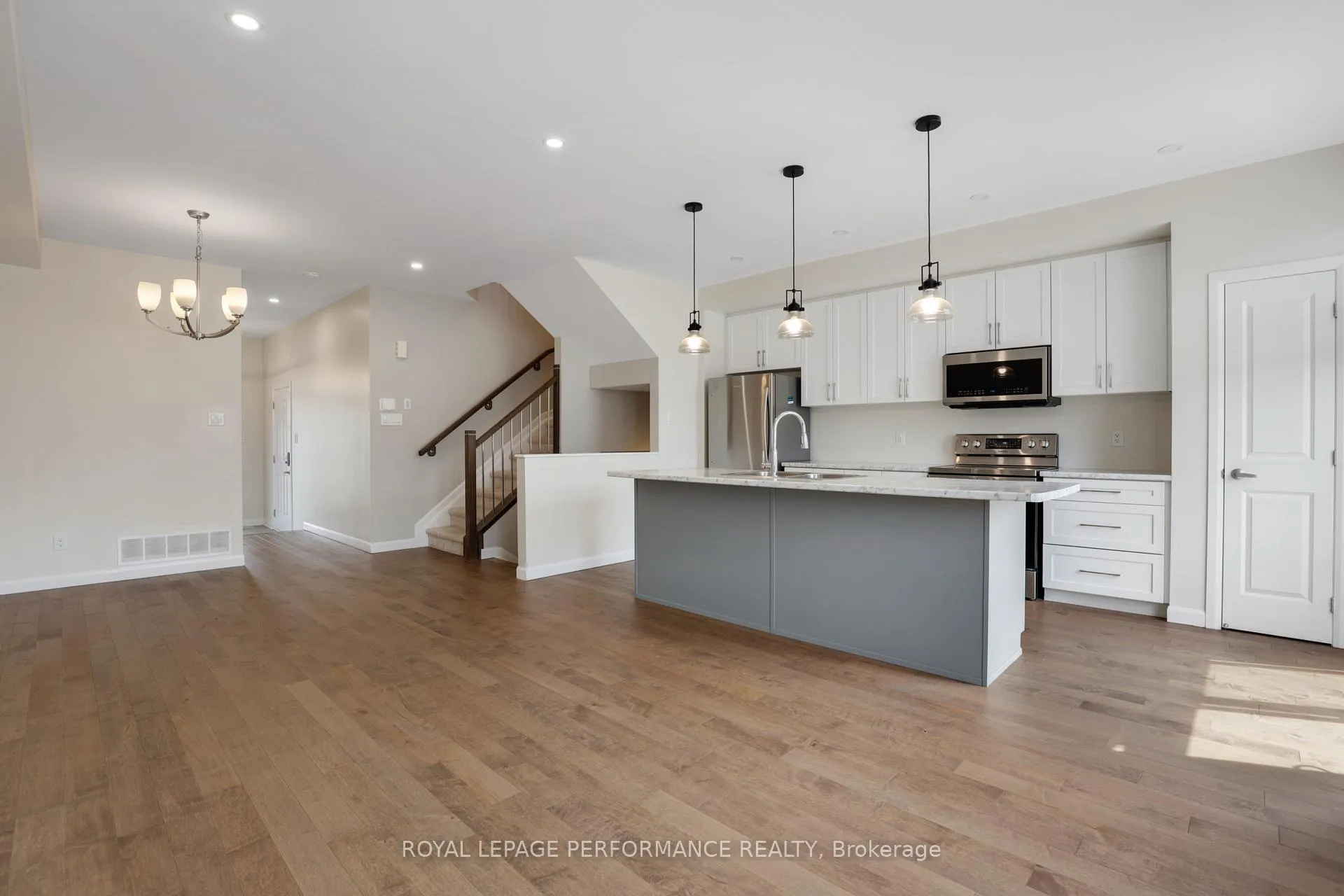 Photo 16 of 44 Gardenpost Terrace, Ottawa, Avalon West — HOMEH