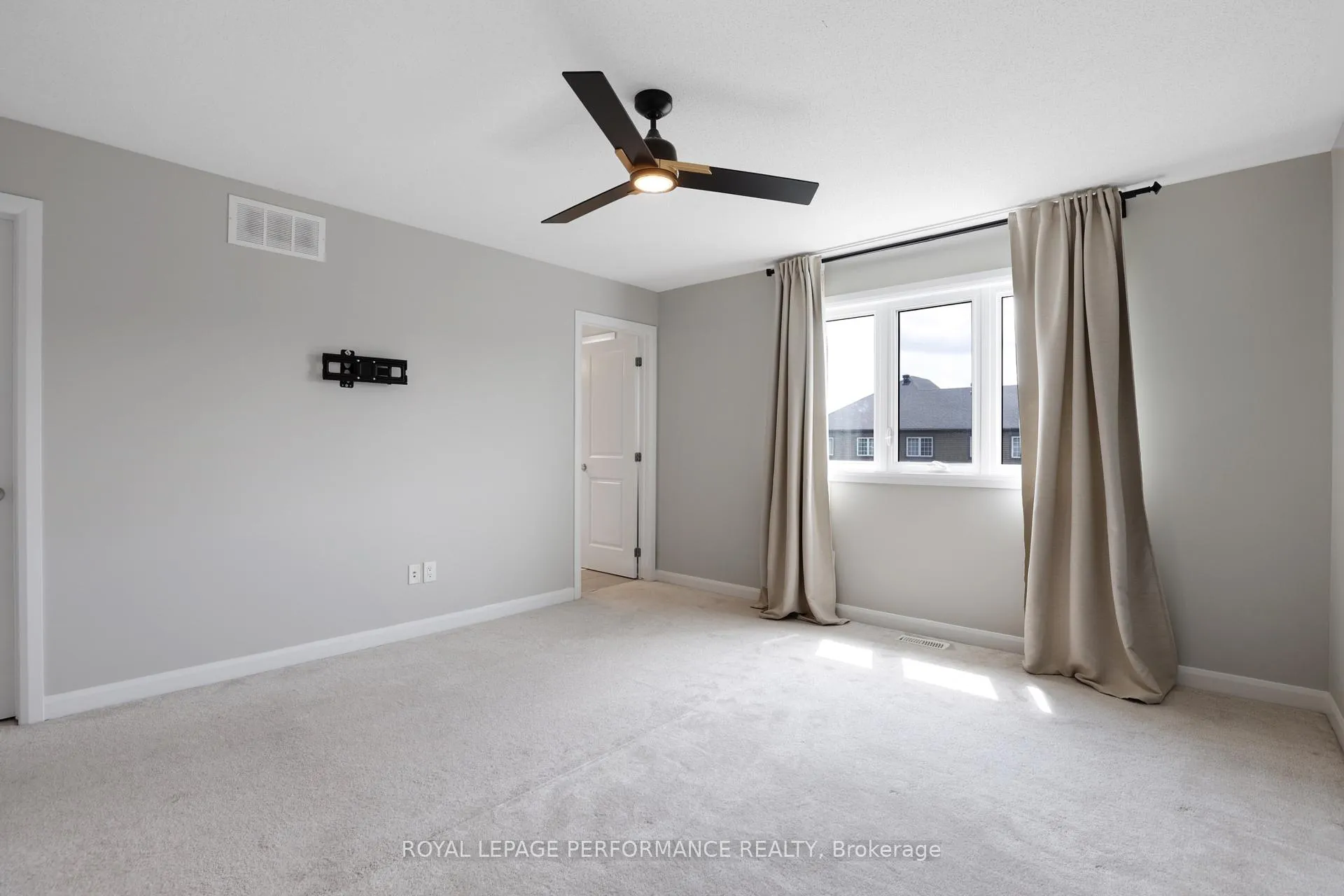 Photo 20 of 44 Gardenpost Terrace, Ottawa, Avalon West — HOMEH