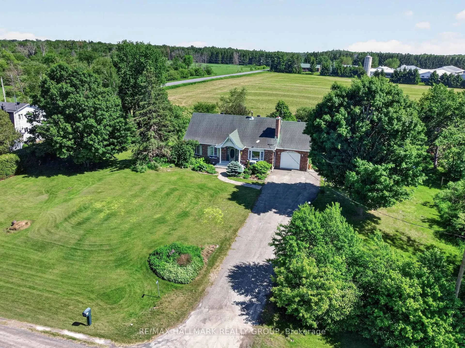Photo 2 of 3938 Larmours Road, Ottawa, Sarsfield/Bearbrook — HOMEH