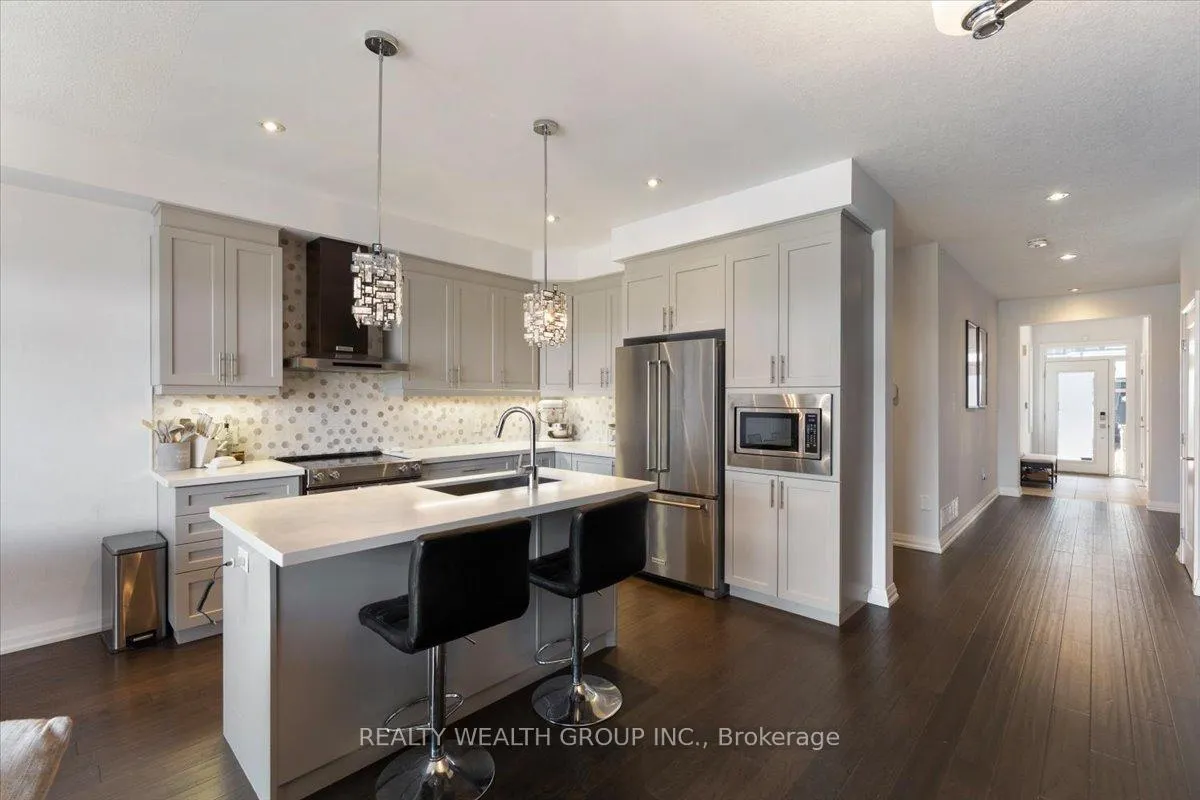 Photo 8 of Unit 23, 35 Midhurst Heights, Hamilton, Stoney Creek Mountain — HOMEH