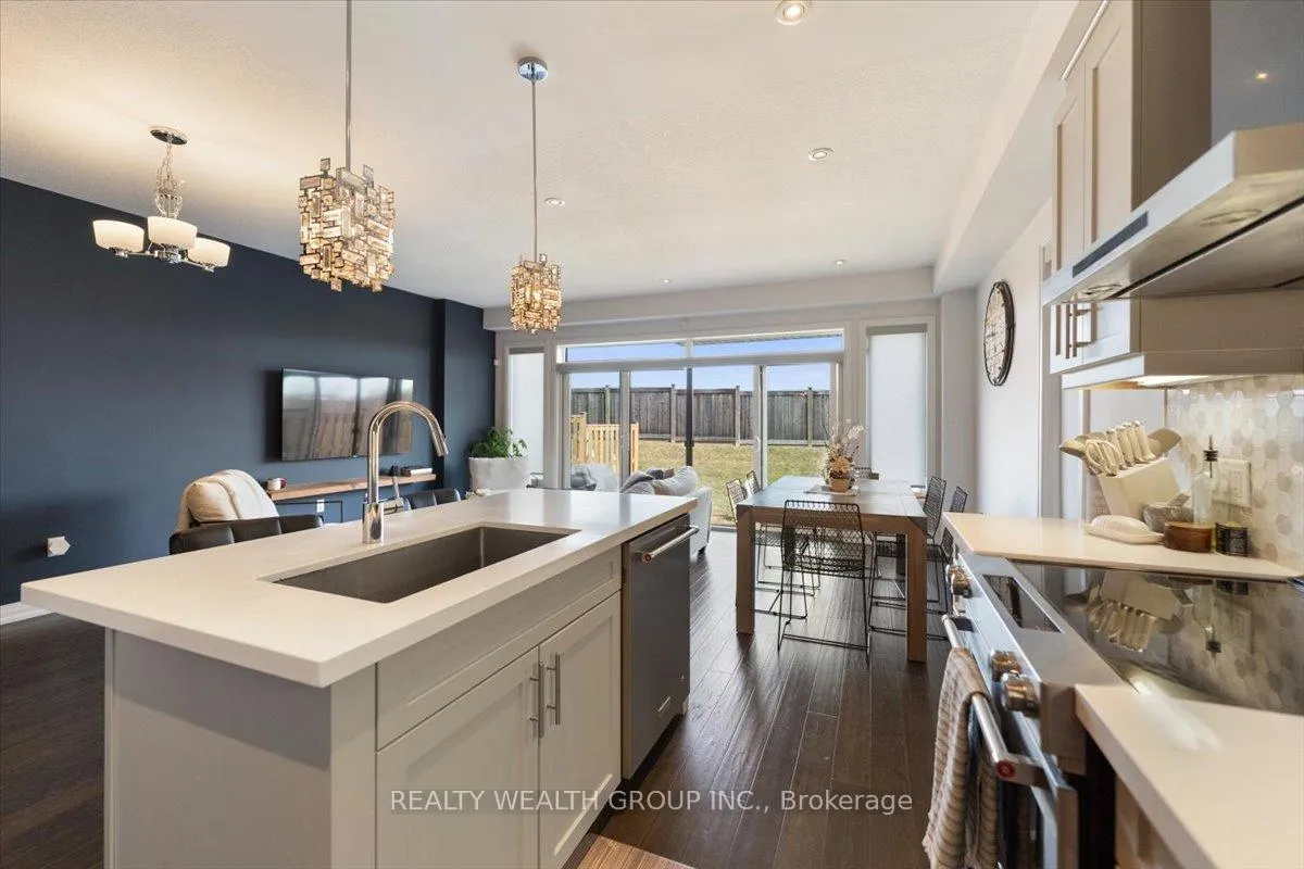 Photo 10 of Unit 23, 35 Midhurst Heights, Hamilton, Stoney Creek Mountain — HOMEH