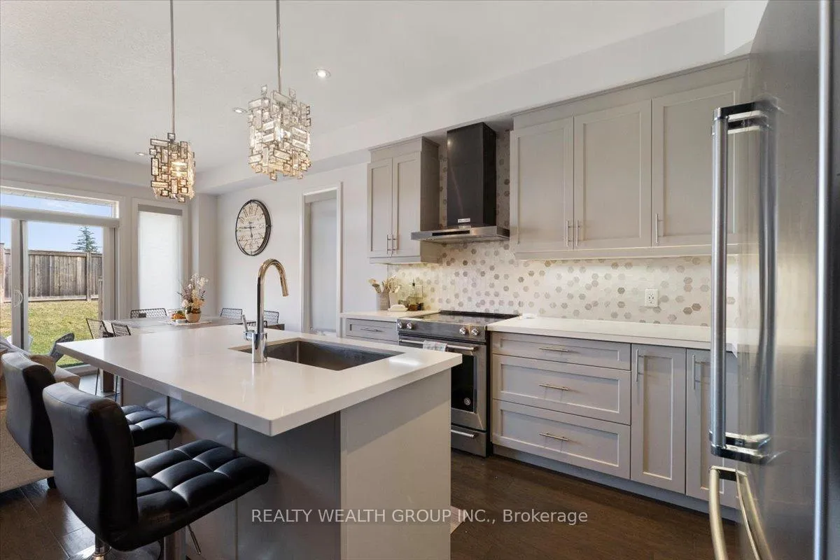 Photo 11 of Unit 23, 35 Midhurst Heights, Hamilton, Stoney Creek Mountain — HOMEH