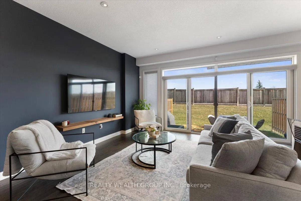Photo 15 of Unit 23, 35 Midhurst Heights, Hamilton, Stoney Creek Mountain — HOMEH