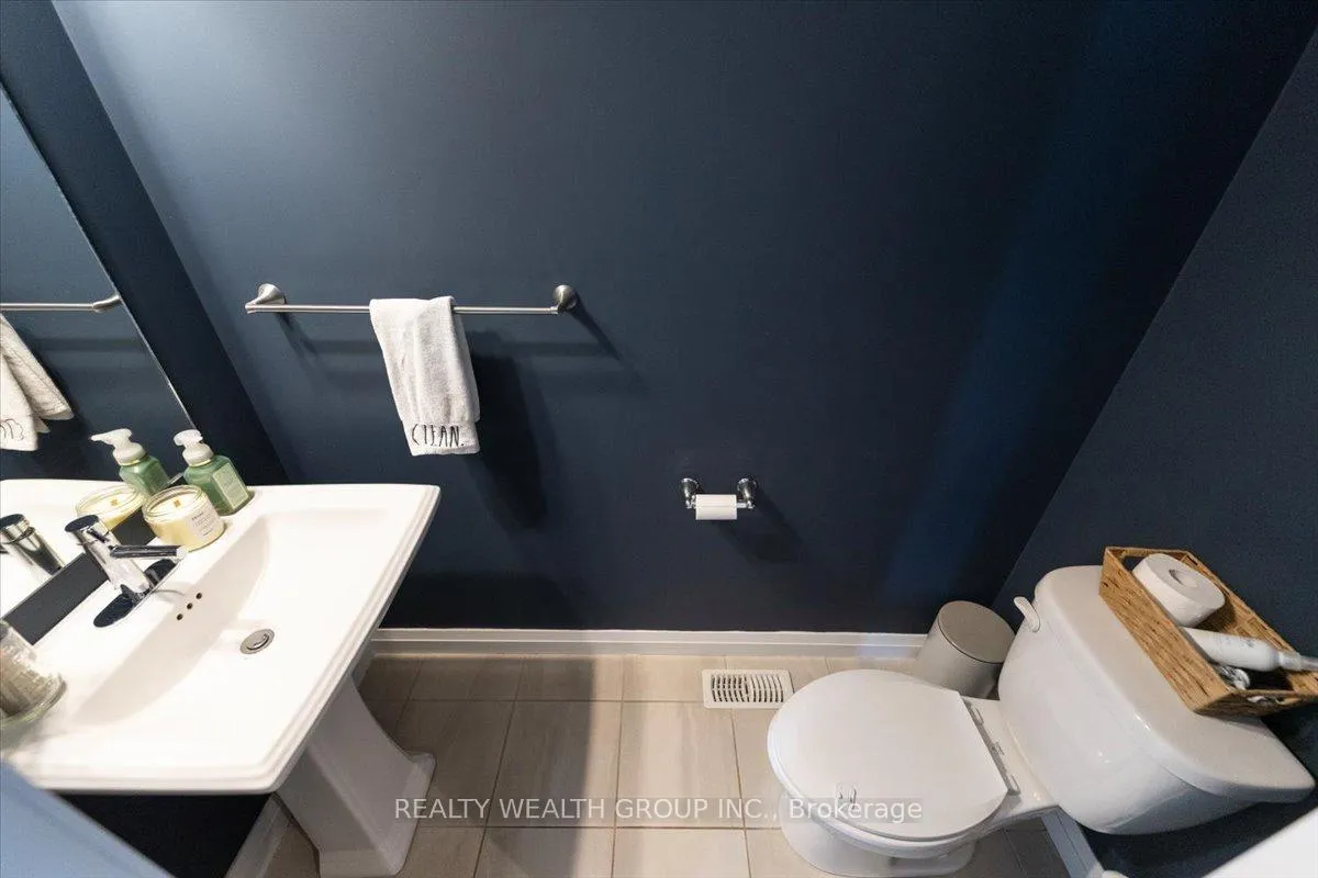 Photo 33 of Unit 23, 35 Midhurst Heights, Hamilton, Stoney Creek Mountain — HOMEH