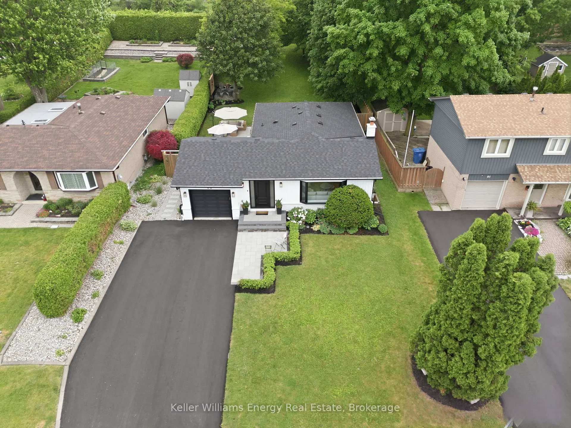 Photo 3 of 83 Walton Drive, Aurora, Aurora Village — HOMEH