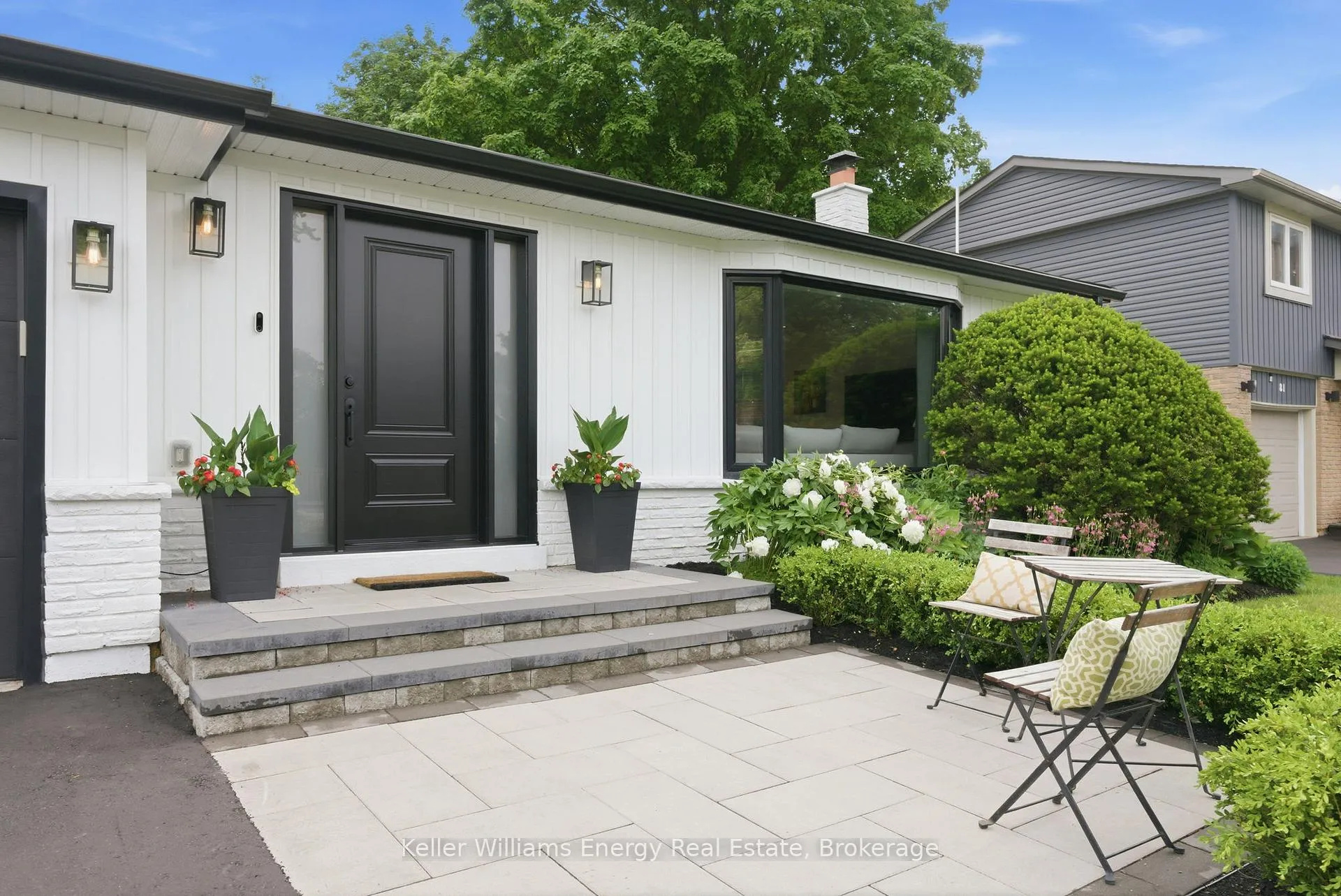 Photo 4 of 83 Walton Drive, Aurora, Aurora Village — HOMEH