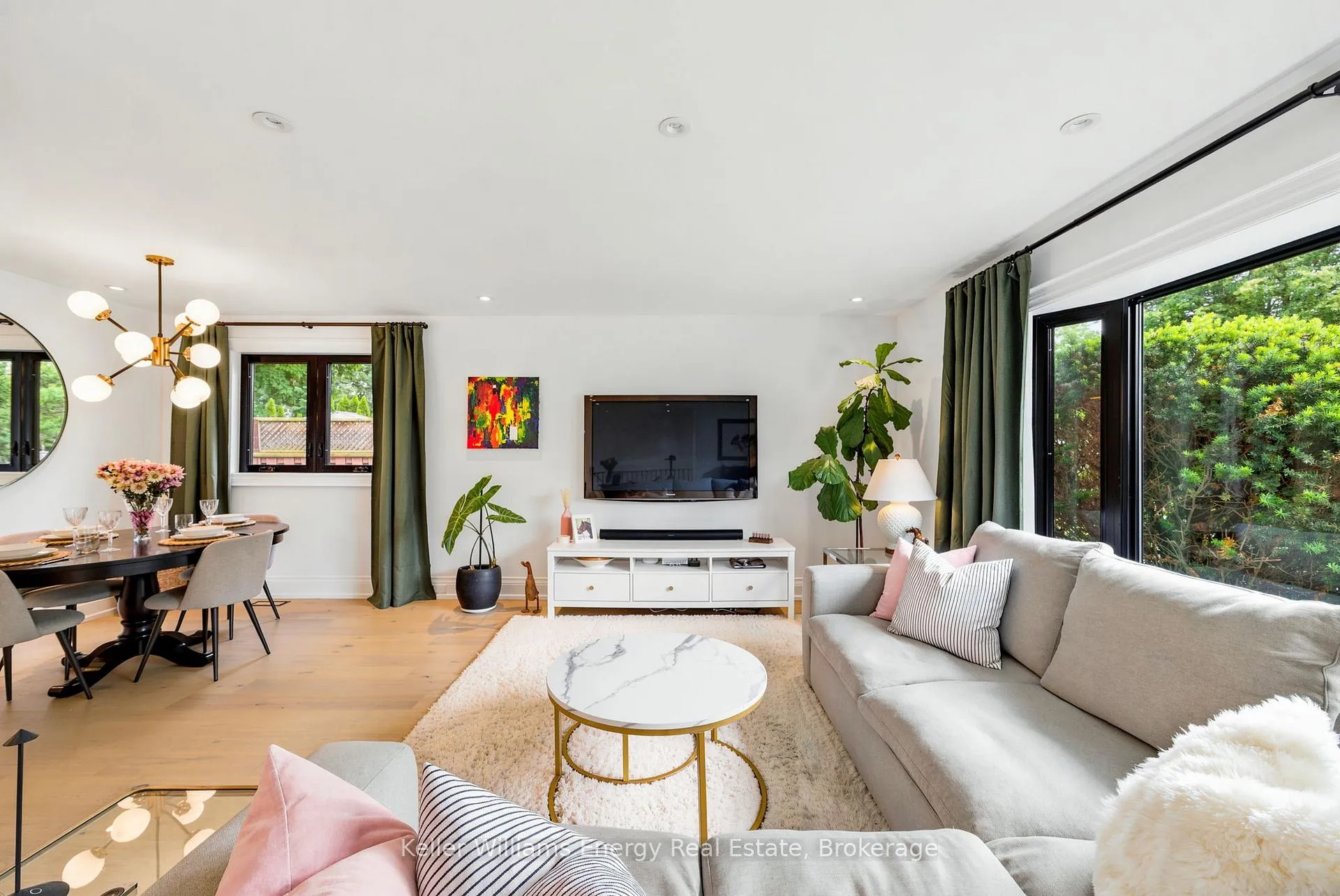 Photo 8 of 83 Walton Drive, Aurora, Aurora Village — HOMEH