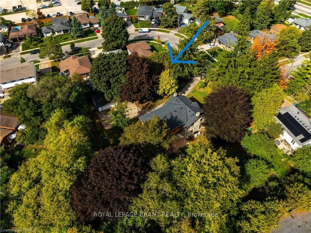 Photo 4 of 33 Islington Avenue, Guelph, Victoria North — HOMEH