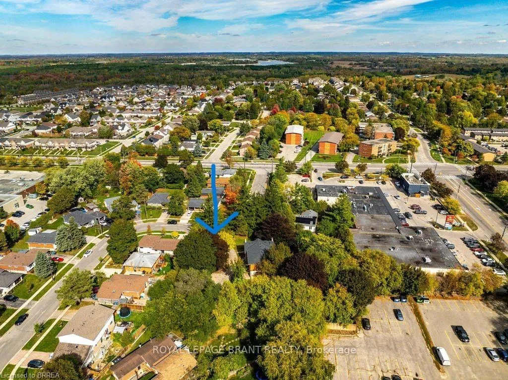 Photo 6 of 33 Islington Avenue, Guelph, Victoria North — HOMEH