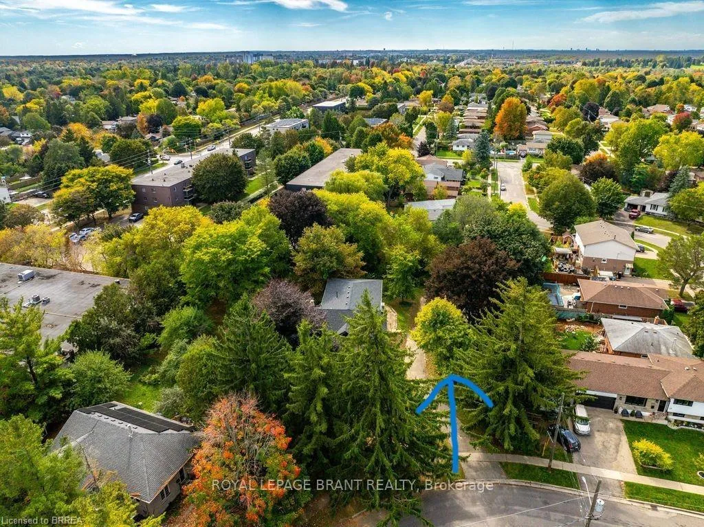 Photo 7 of 33 Islington Avenue, Guelph, Victoria North — HOMEH
