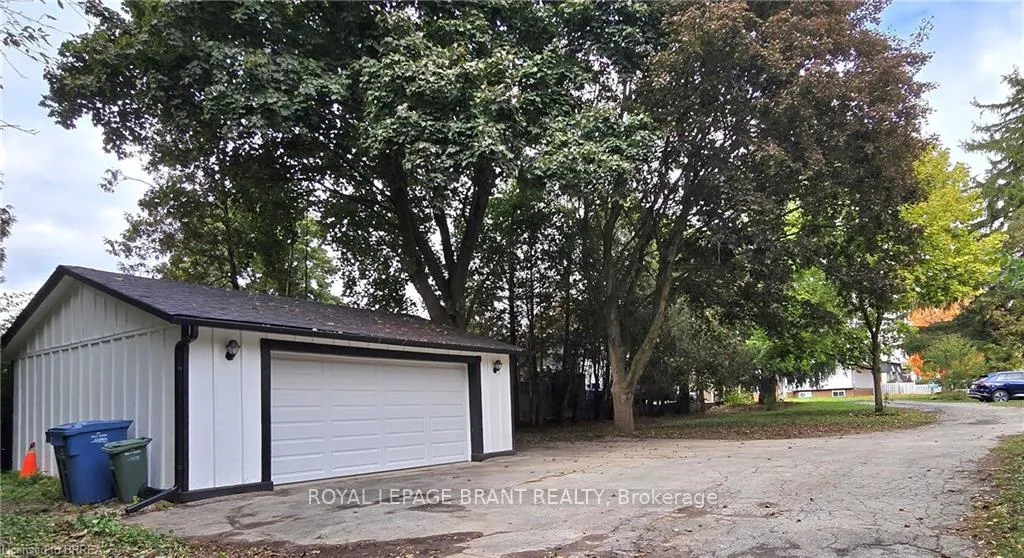 Photo 16 of 33 Islington Avenue, Guelph, Victoria North — HOMEH
