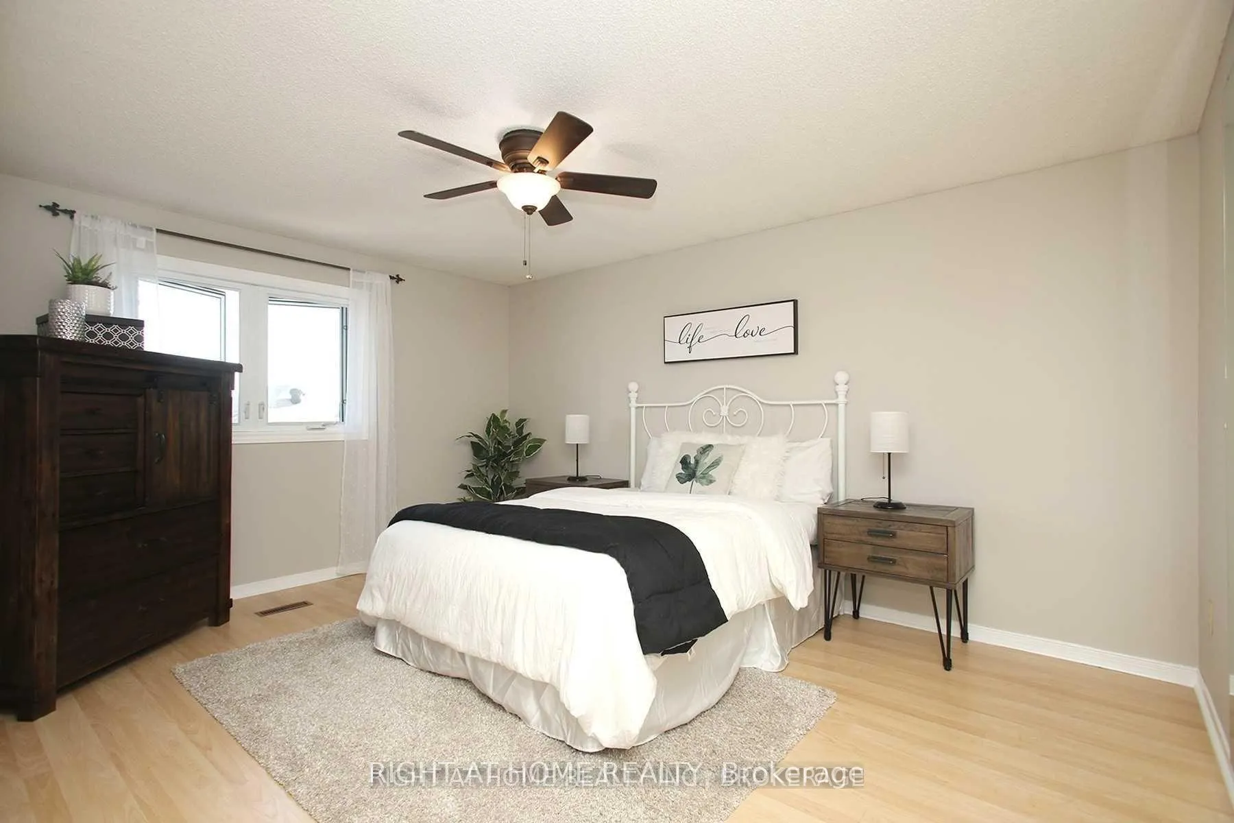 Photo 23 of 28 Mullen Drive, Ajax, Central West — HOMEH