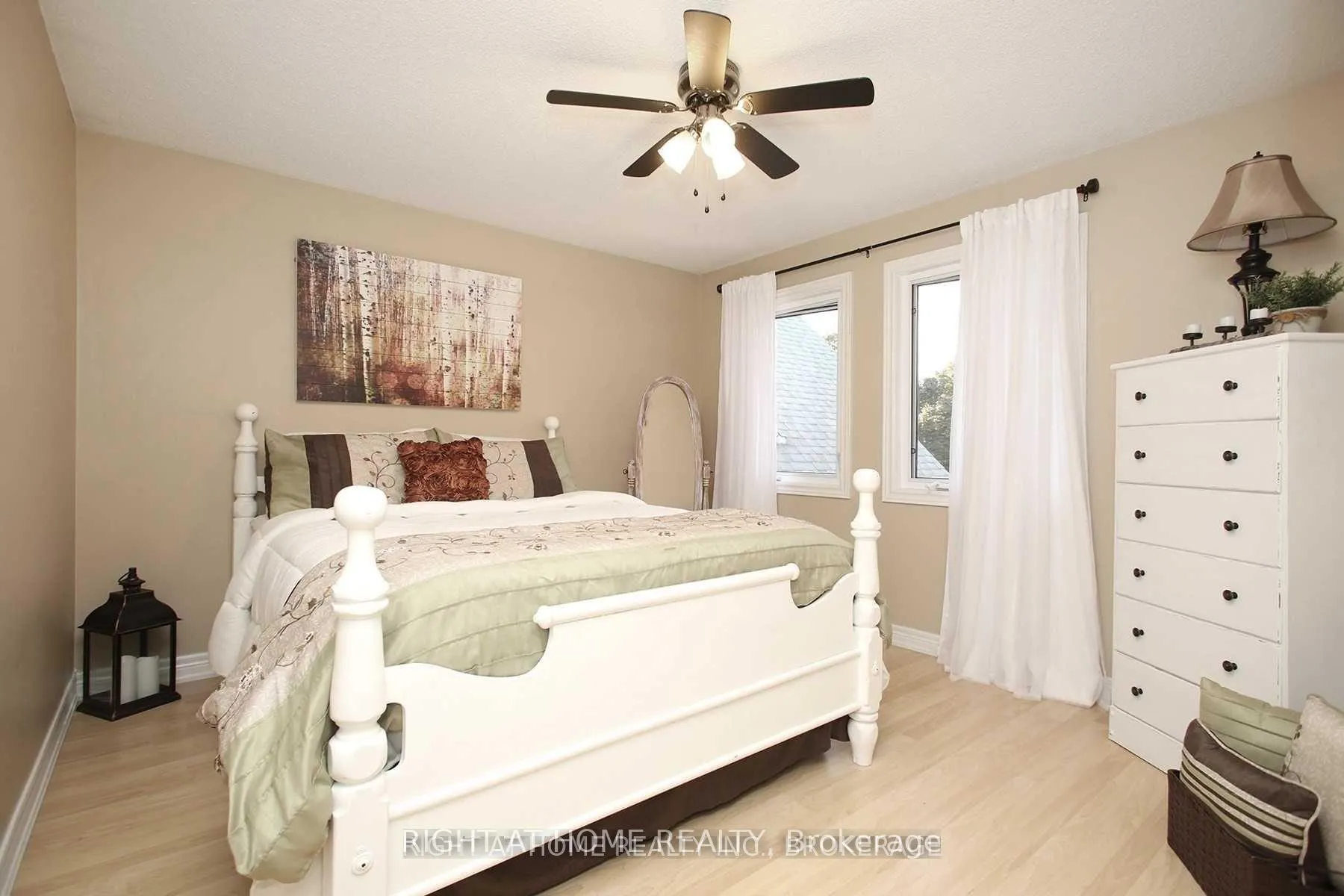 Photo 24 of 28 Mullen Drive, Ajax, Central West — HOMEH