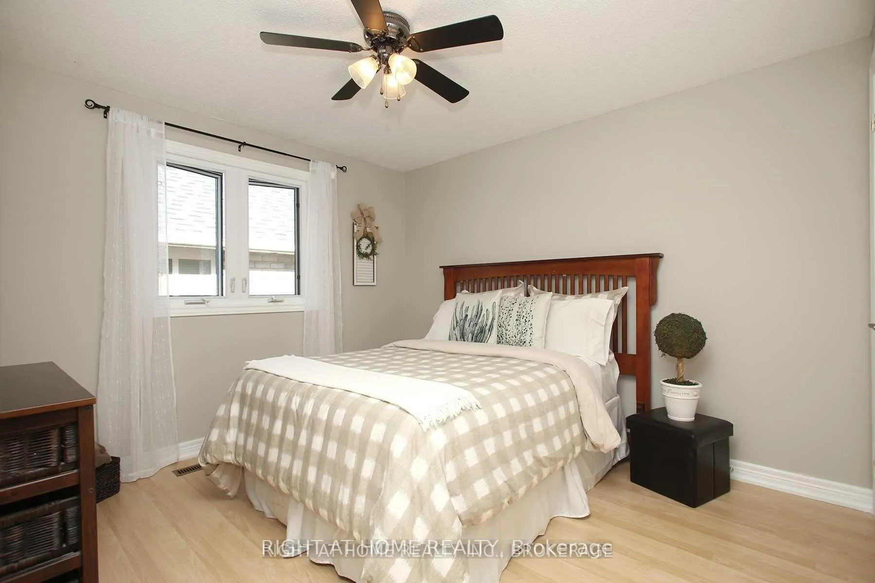 Photo 25 of 28 Mullen Drive, Ajax, Central West — HOMEH