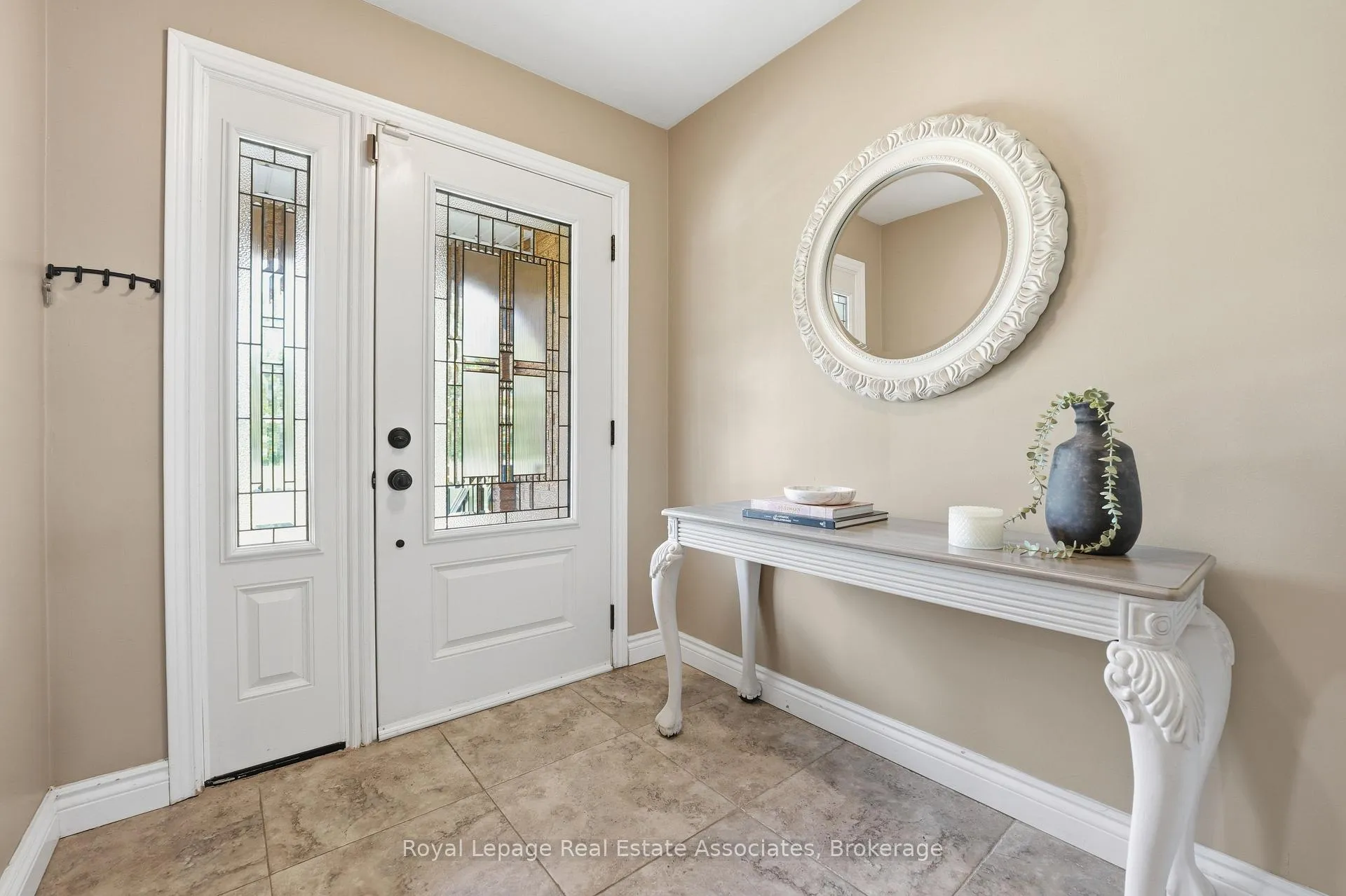 Photo 6 of 477 Queen Victoria Drive, Hamilton, Quinndale — HOMEH