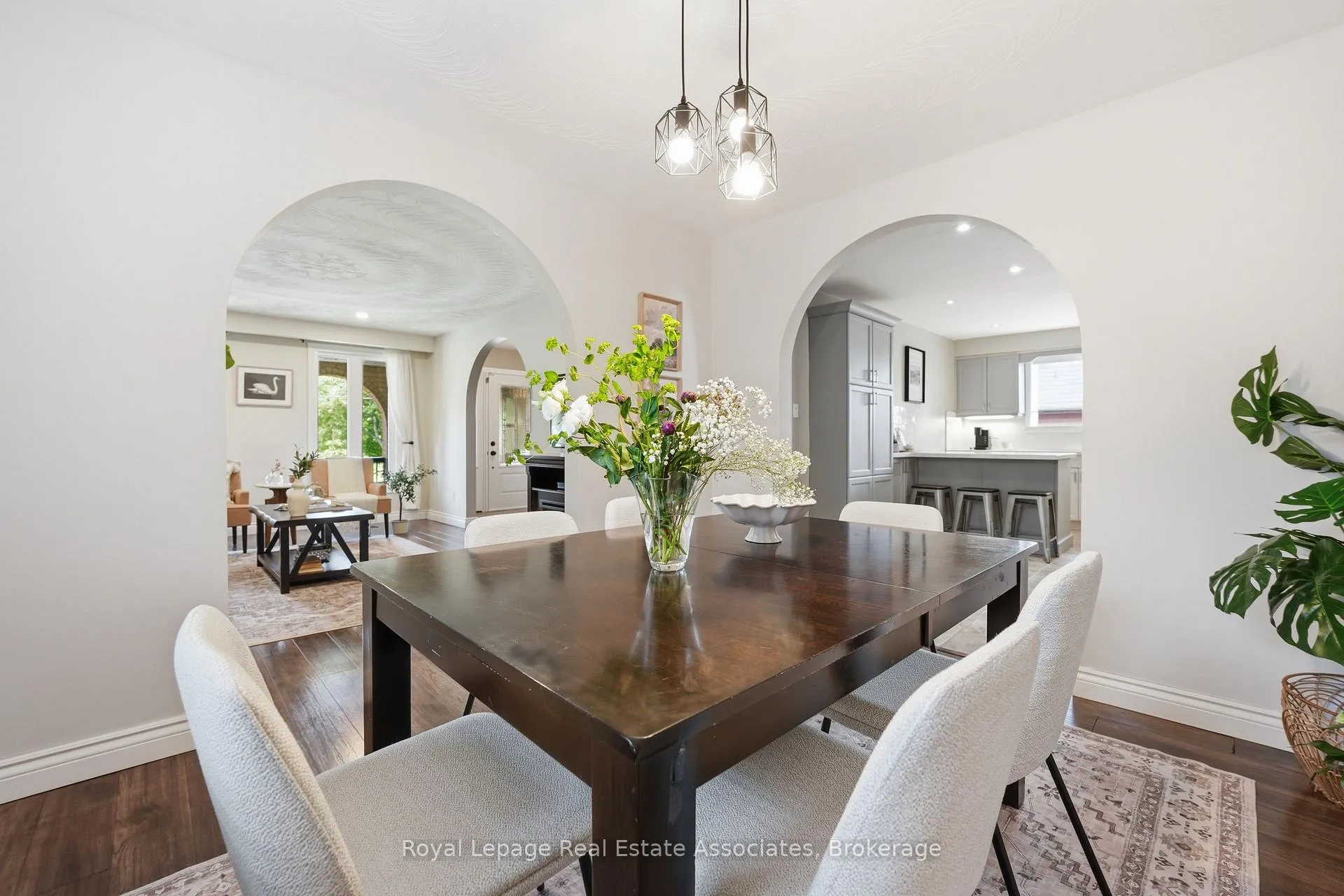 Photo 12 of 477 Queen Victoria Drive, Hamilton, Quinndale — HOMEH