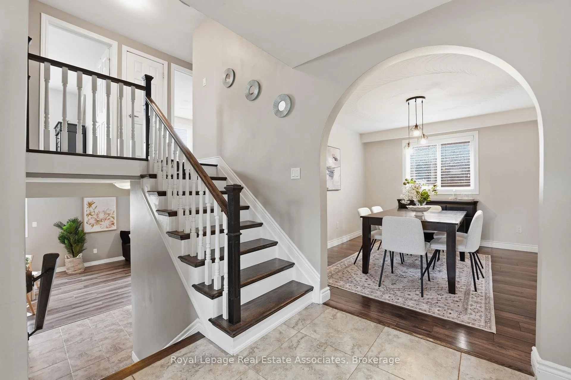 Photo 18 of 477 Queen Victoria Drive, Hamilton, Quinndale — HOMEH