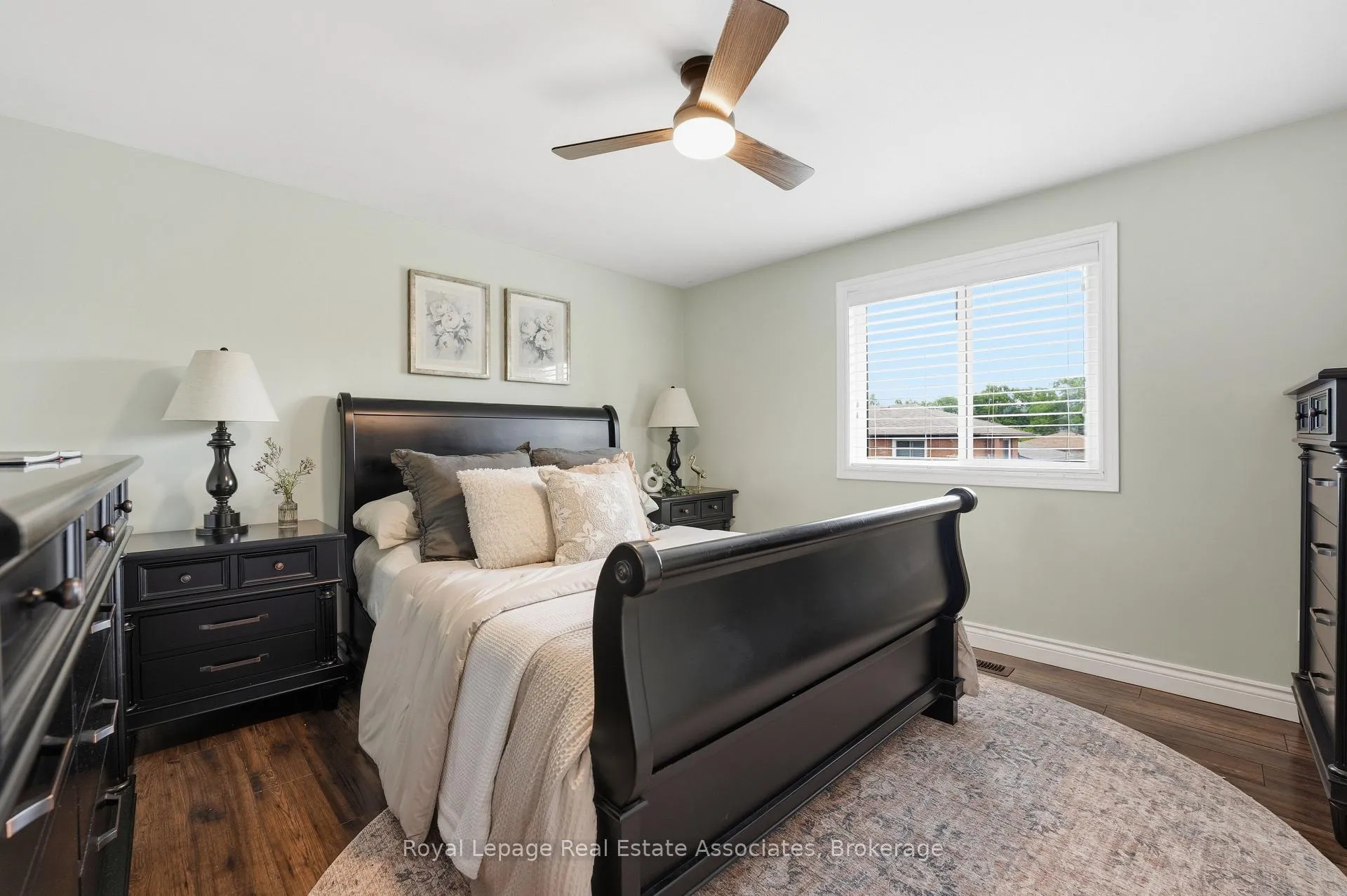 Photo 19 of 477 Queen Victoria Drive, Hamilton, Quinndale — HOMEH