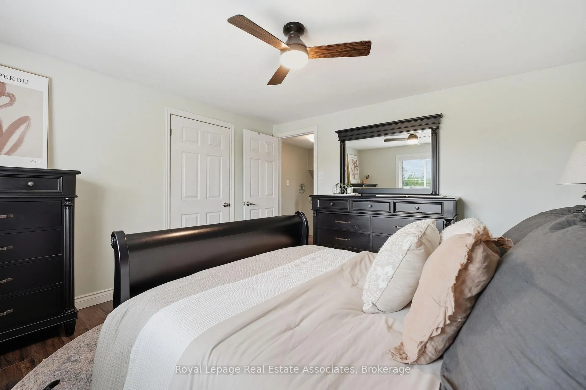 Photo 20 of 477 Queen Victoria Drive, Hamilton, Quinndale — HOMEH