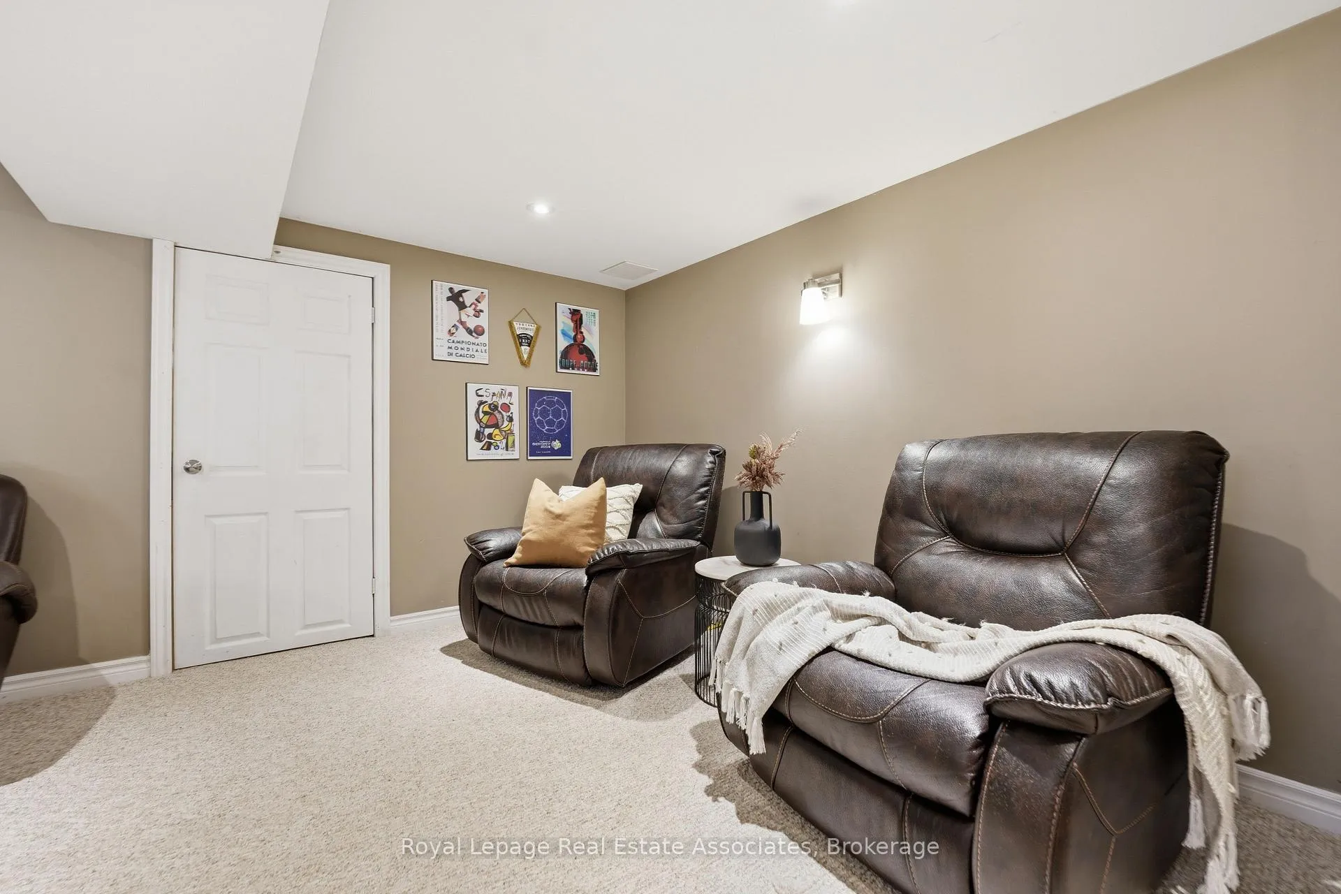 Photo 34 of 477 Queen Victoria Drive, Hamilton, Quinndale — HOMEH
