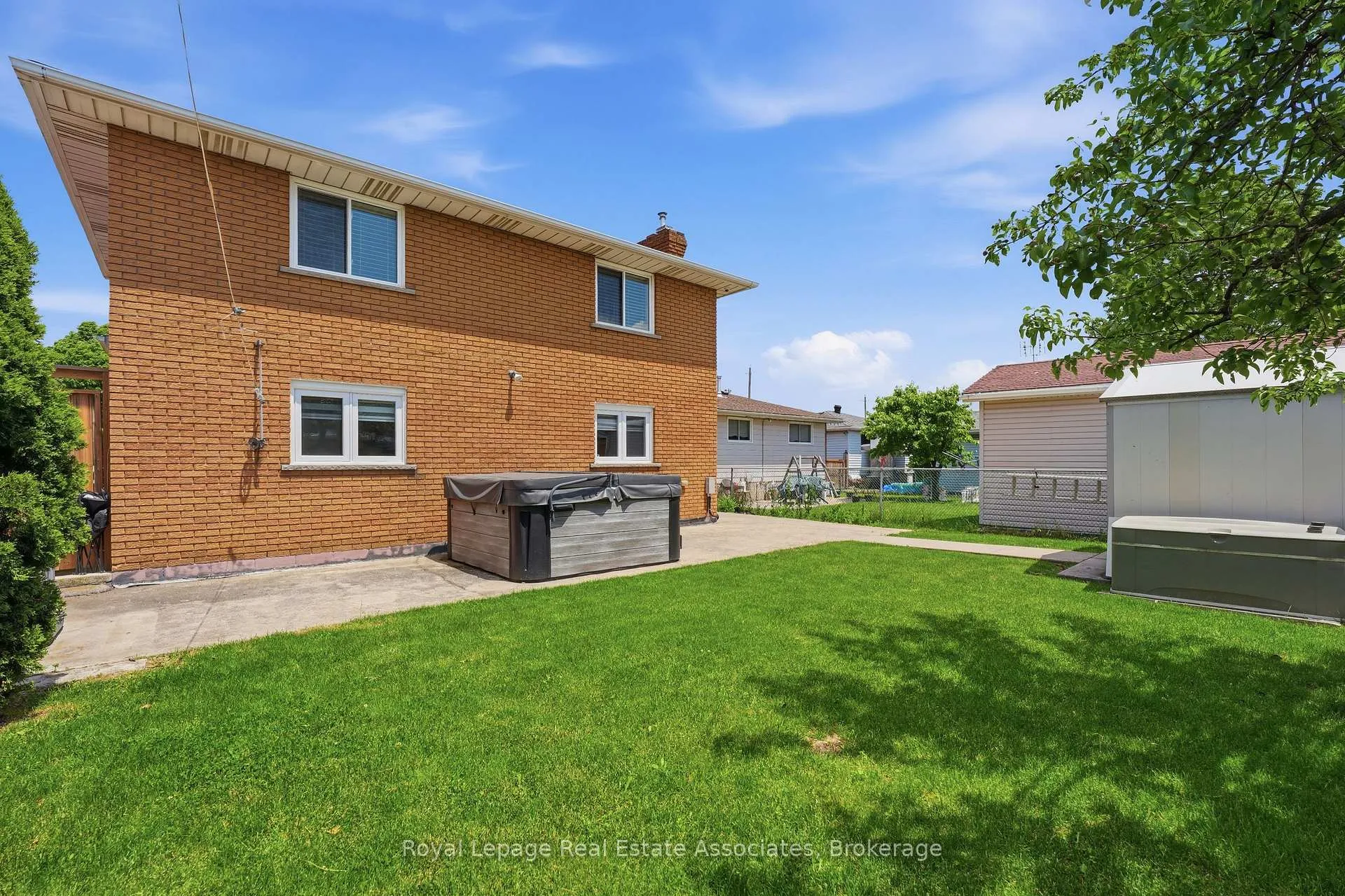 Photo 36 of 477 Queen Victoria Drive, Hamilton, Quinndale — HOMEH