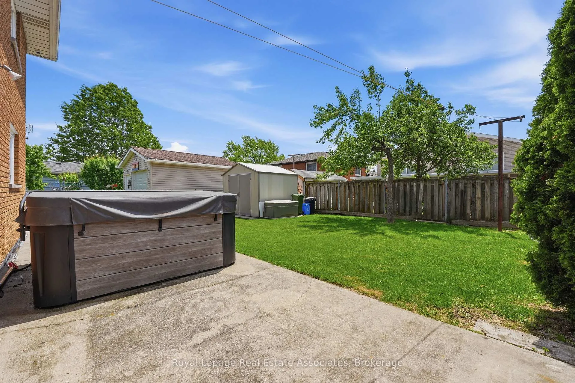 Photo 38 of 477 Queen Victoria Drive, Hamilton, Quinndale — HOMEH