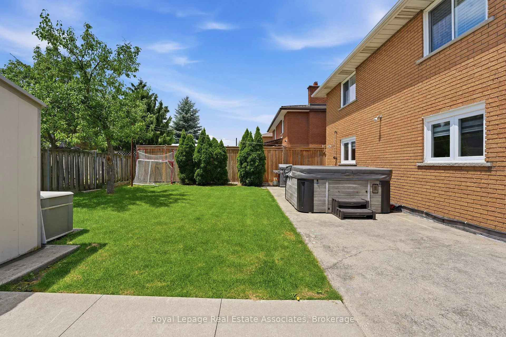 Photo 39 of 477 Queen Victoria Drive, Hamilton, Quinndale — HOMEH