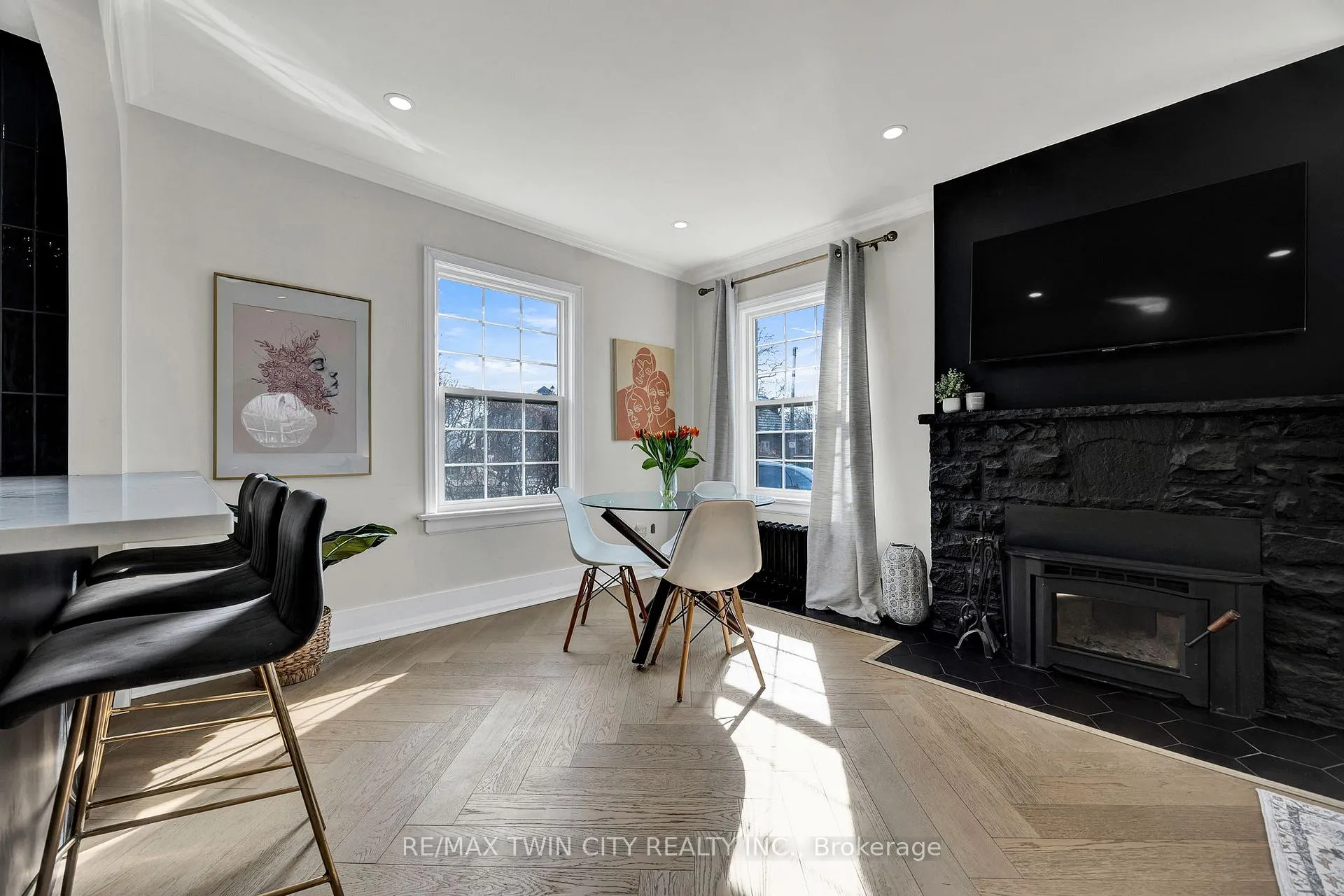 Photo 6 of 360 Luella Street, Kitchener — HOMEH