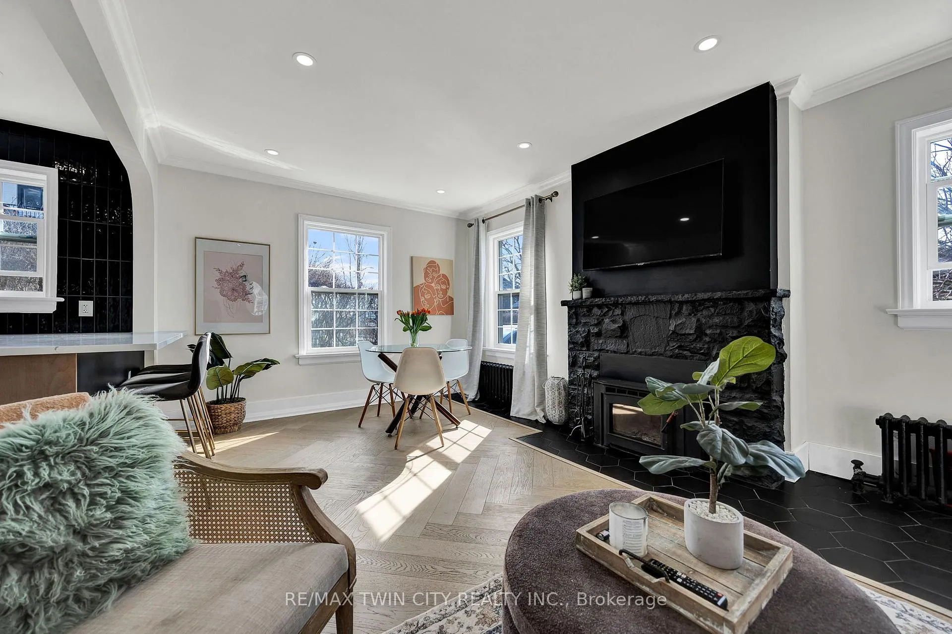 Photo 7 of 360 Luella Street, Kitchener — HOMEH