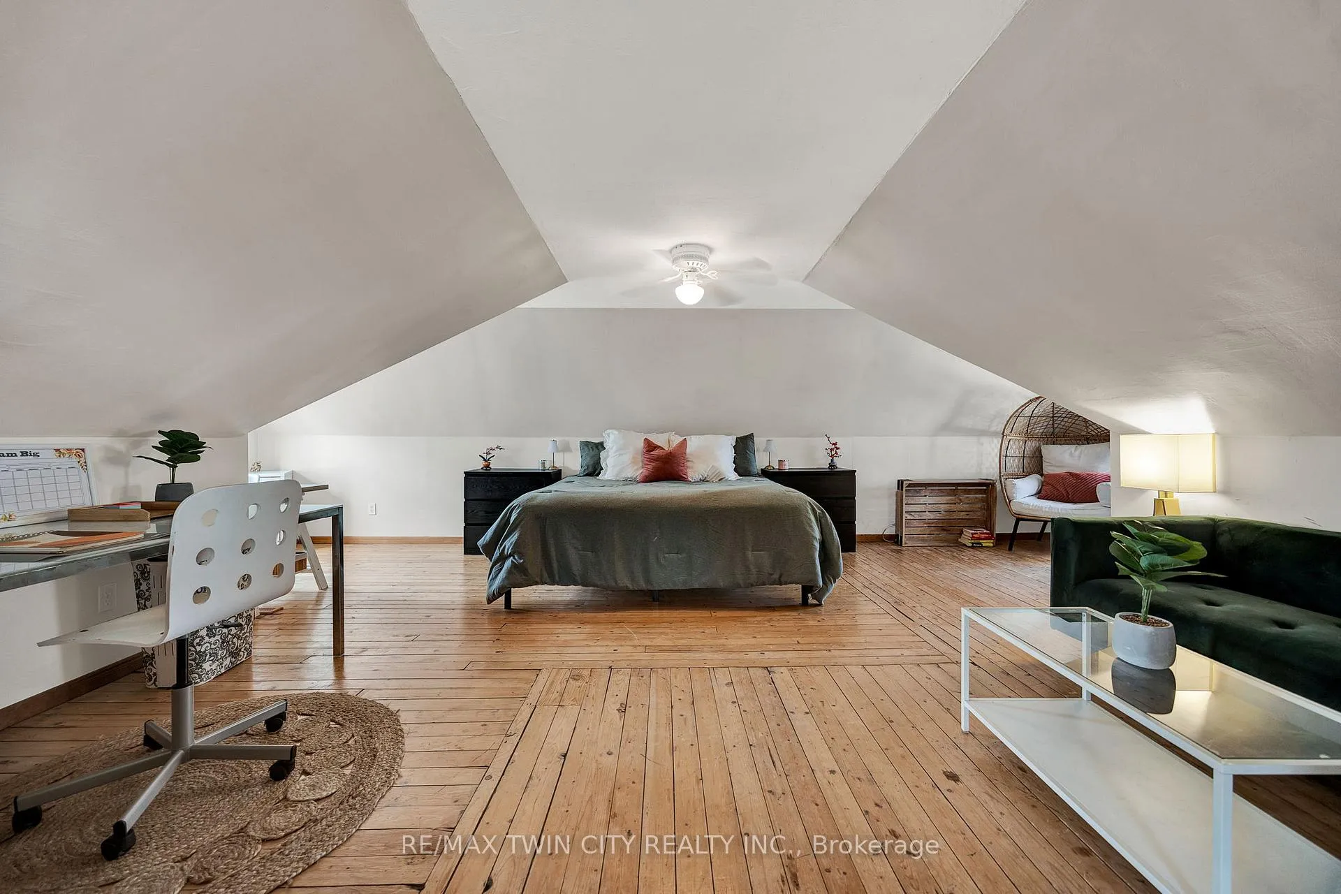 Photo 14 of 360 Luella Street, Kitchener — HOMEH