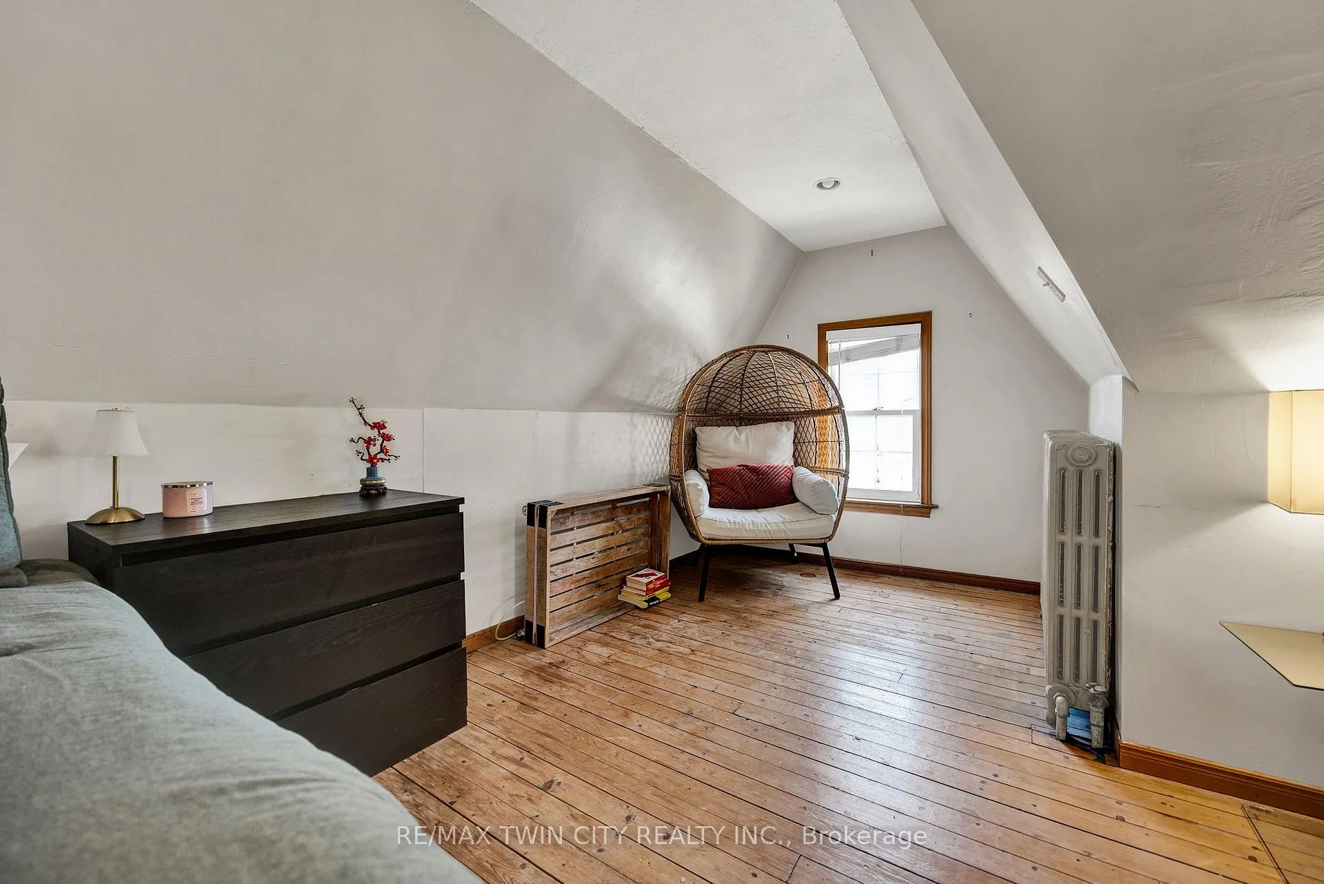 Photo 15 of 360 Luella Street, Kitchener — HOMEH